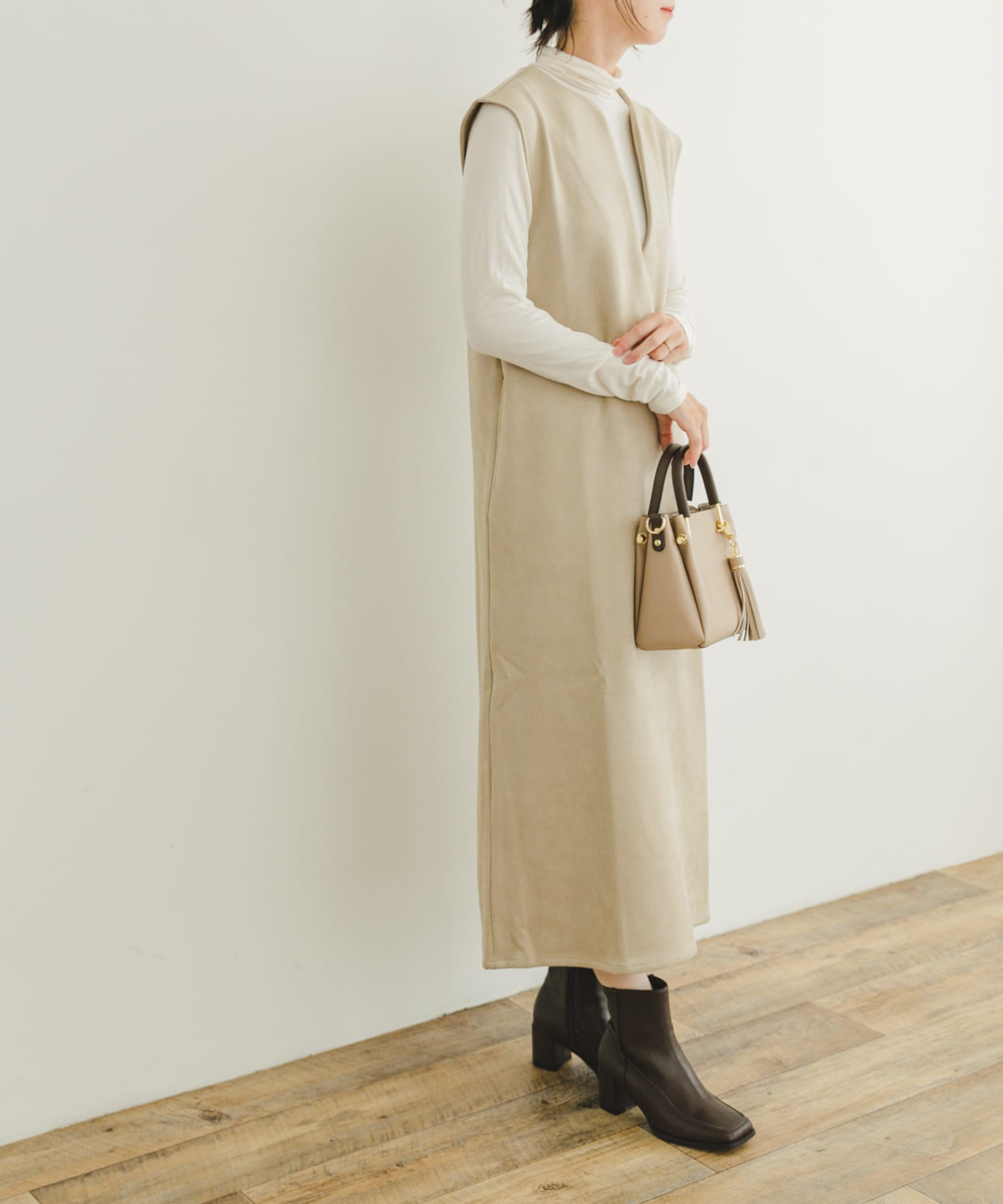 L.BEIGE