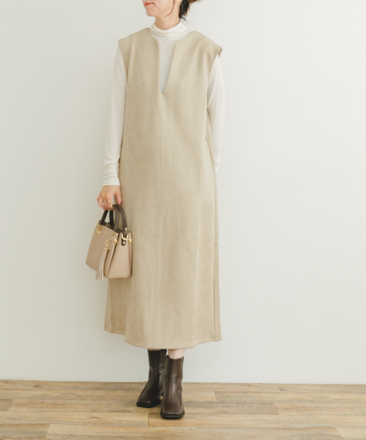 L.BEIGE