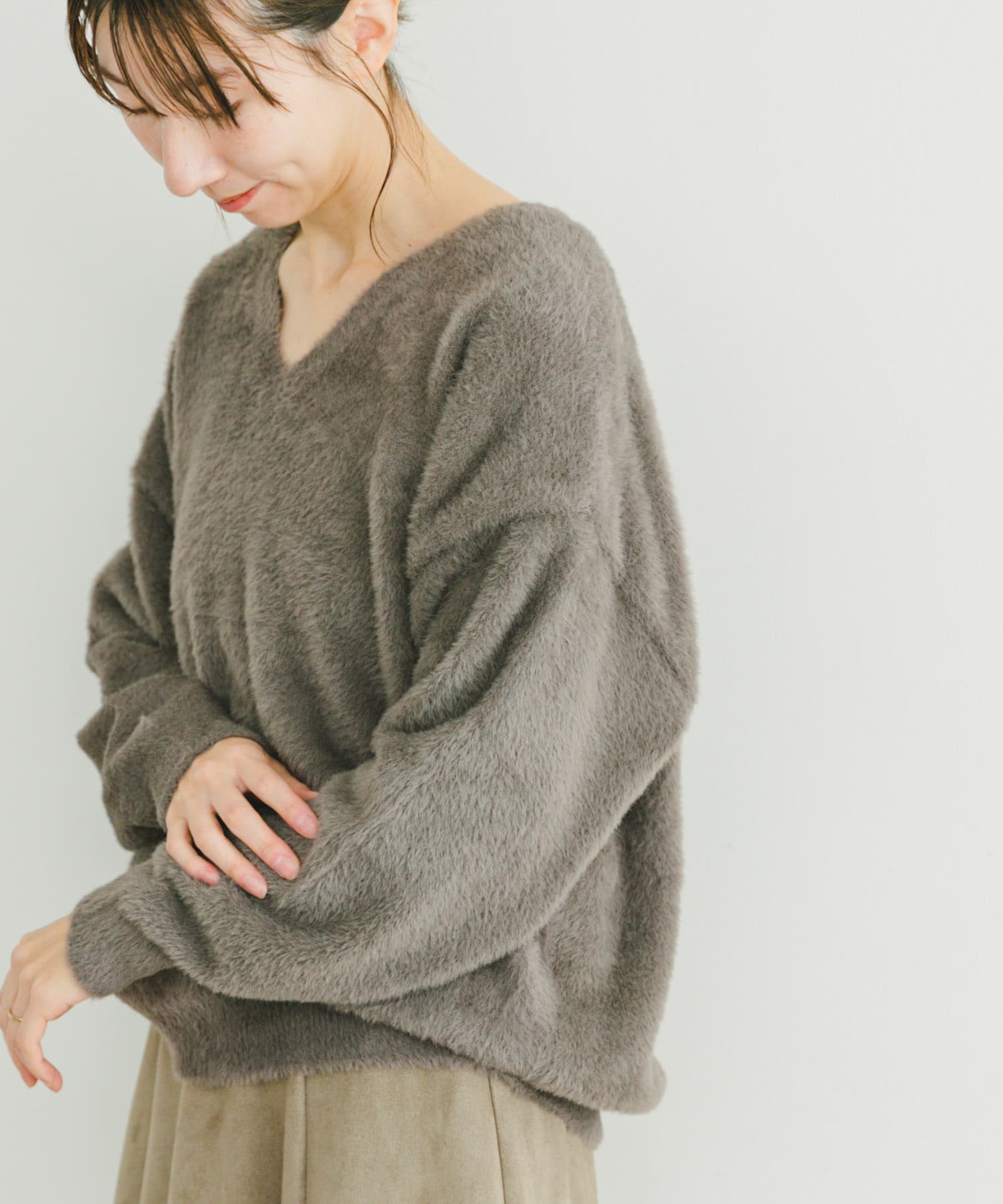 ミニシャギーVネックニット CHA FREE
