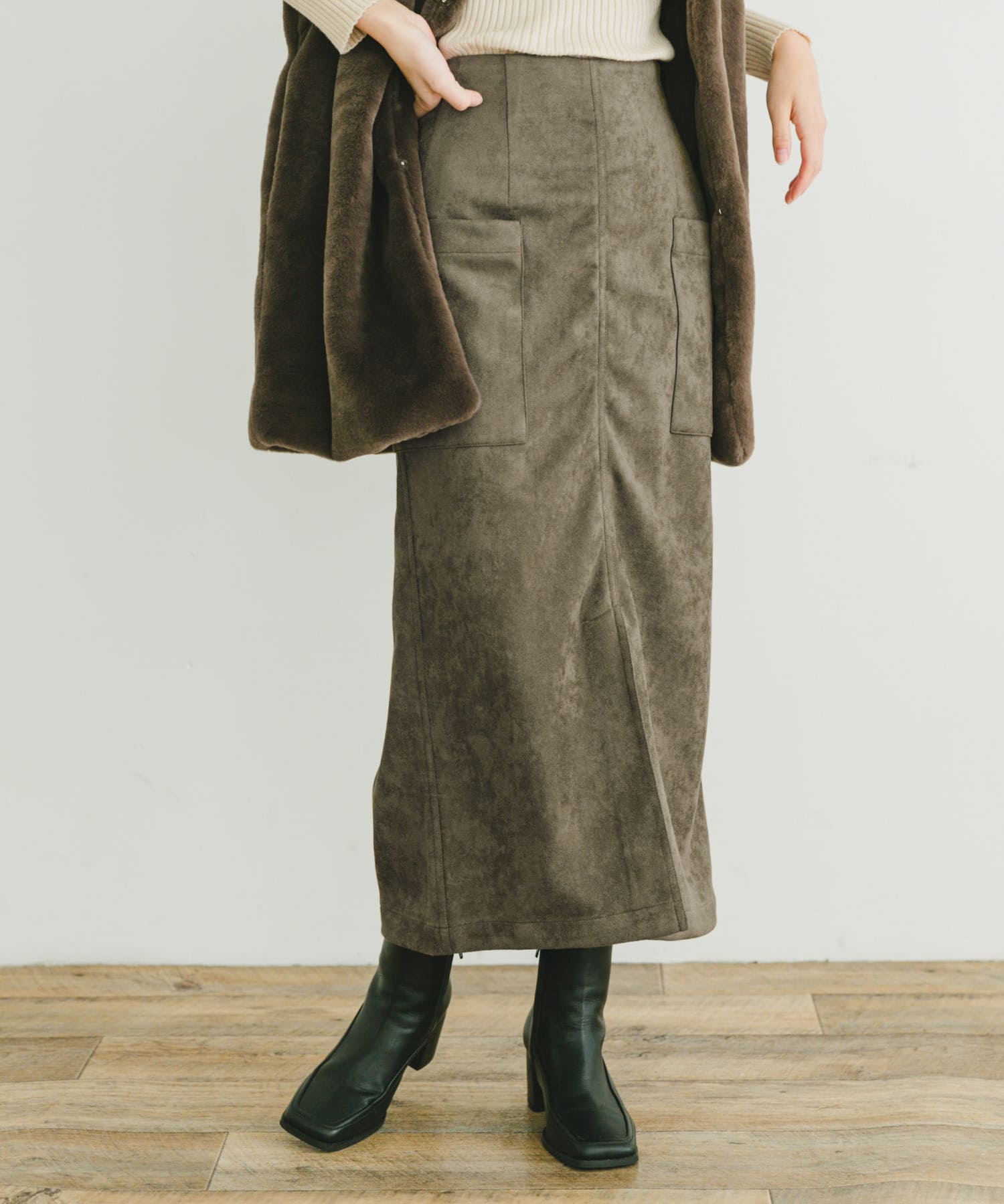 フェイクスエードタイトスカート