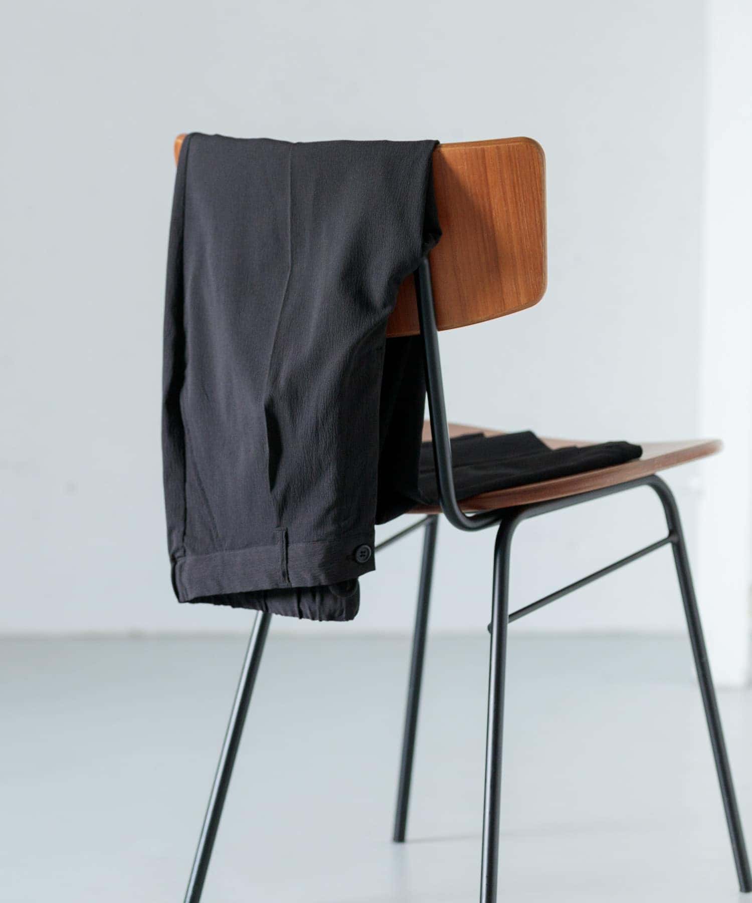 『セットアップ対応』ヨウリュウ1-tuckテーパードパンツ BLK L