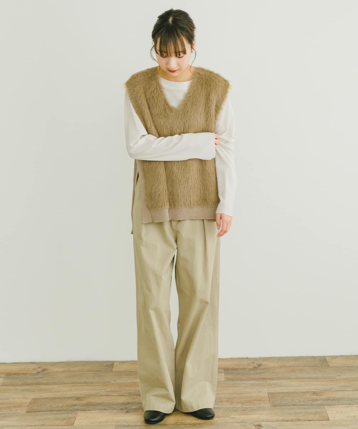 BOTTOM:ITA4-24B001　コットンタックワイドパンツ