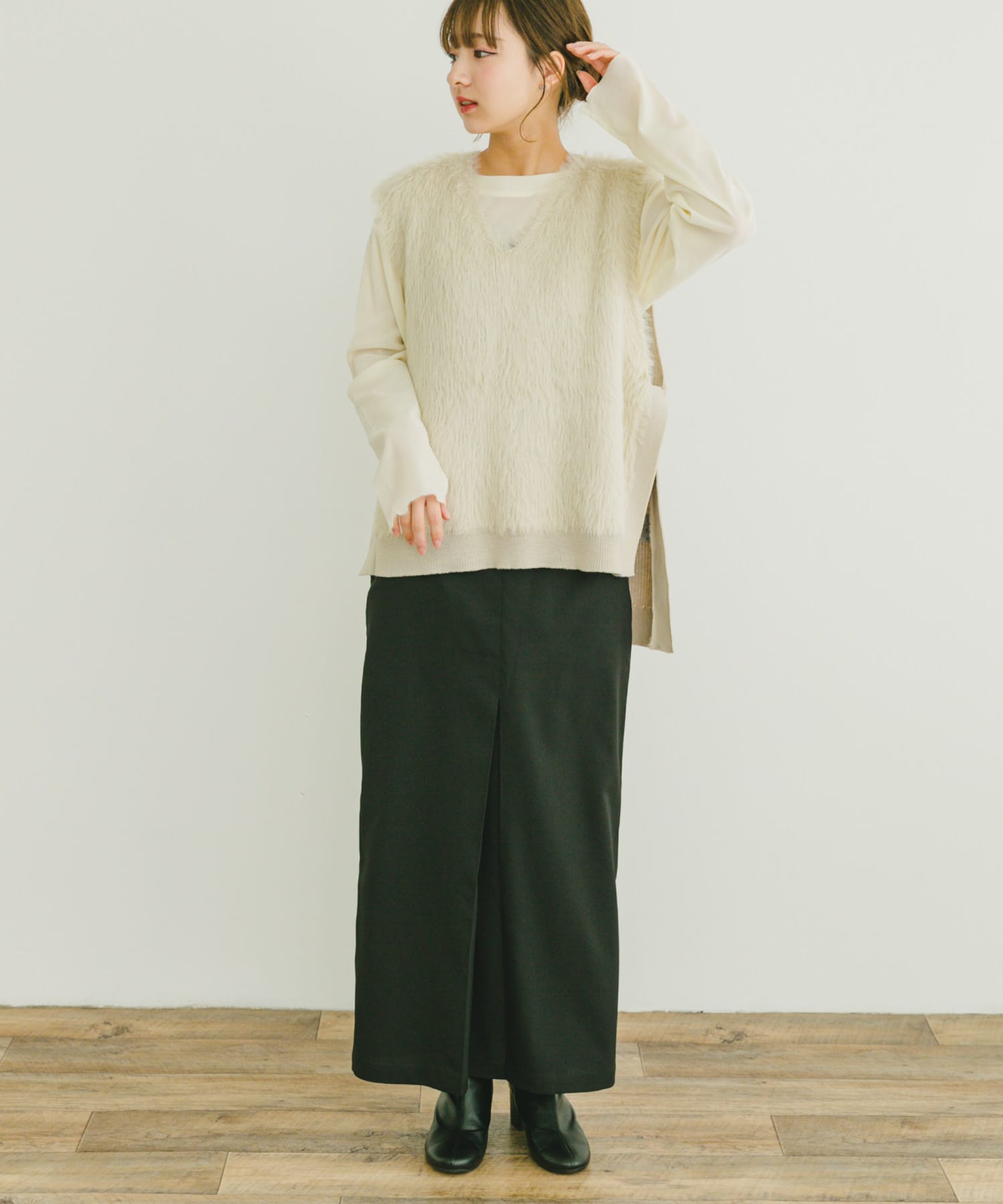 SKIRT:ITA4-25A004 ストレッチセンタータックスカート