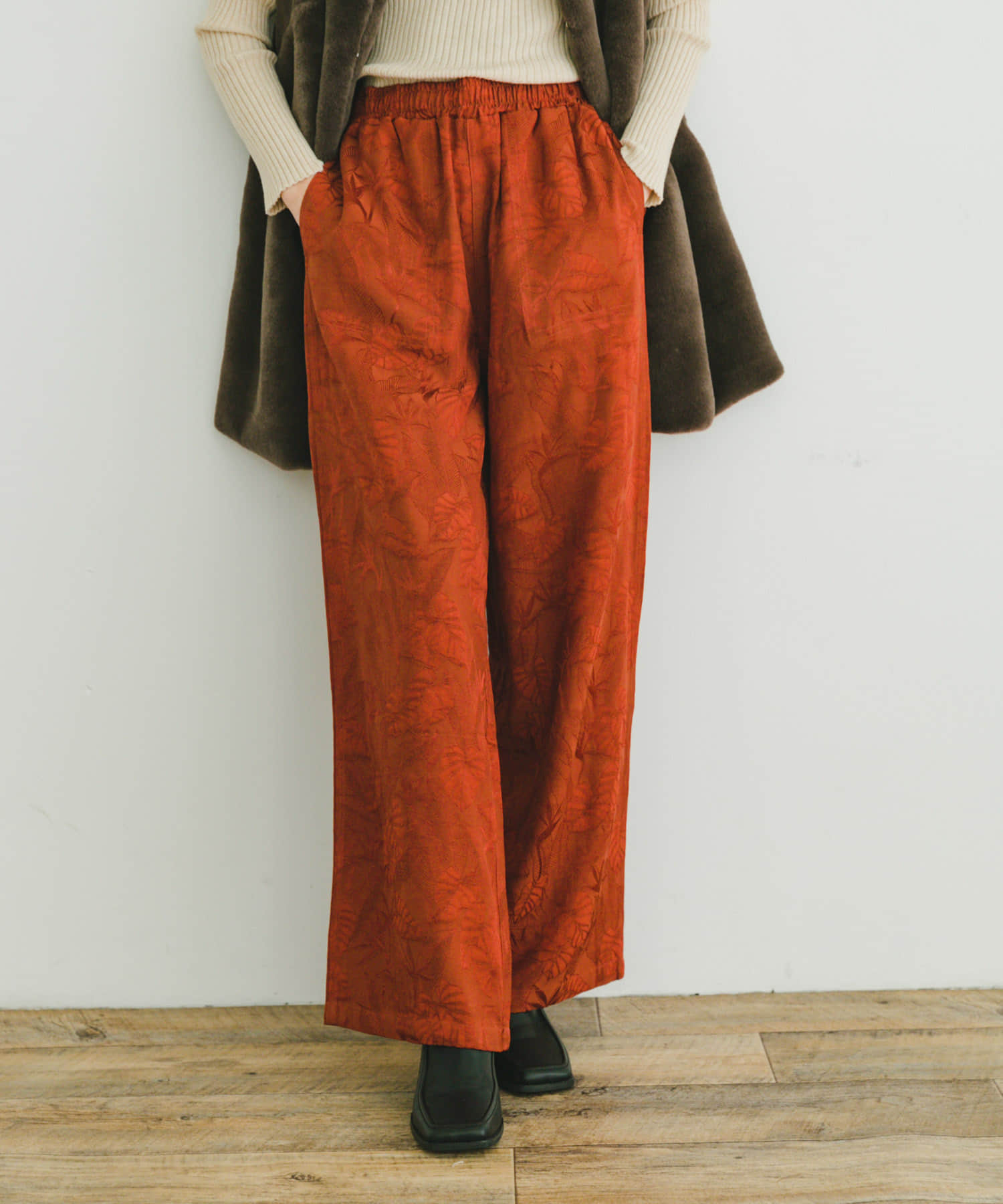 サテンジャガードイージーパンツ