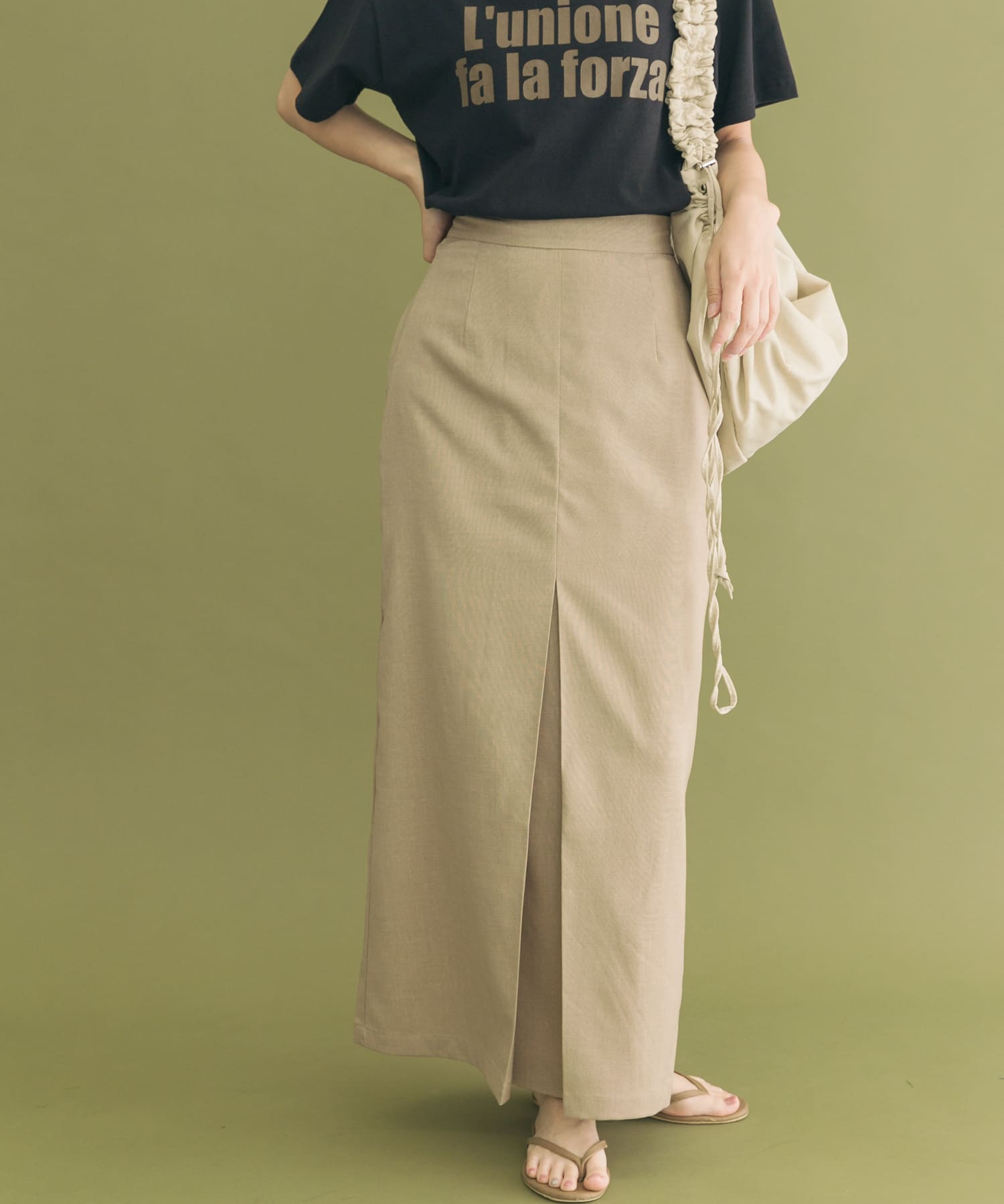 ストレッチセンタータックスカート