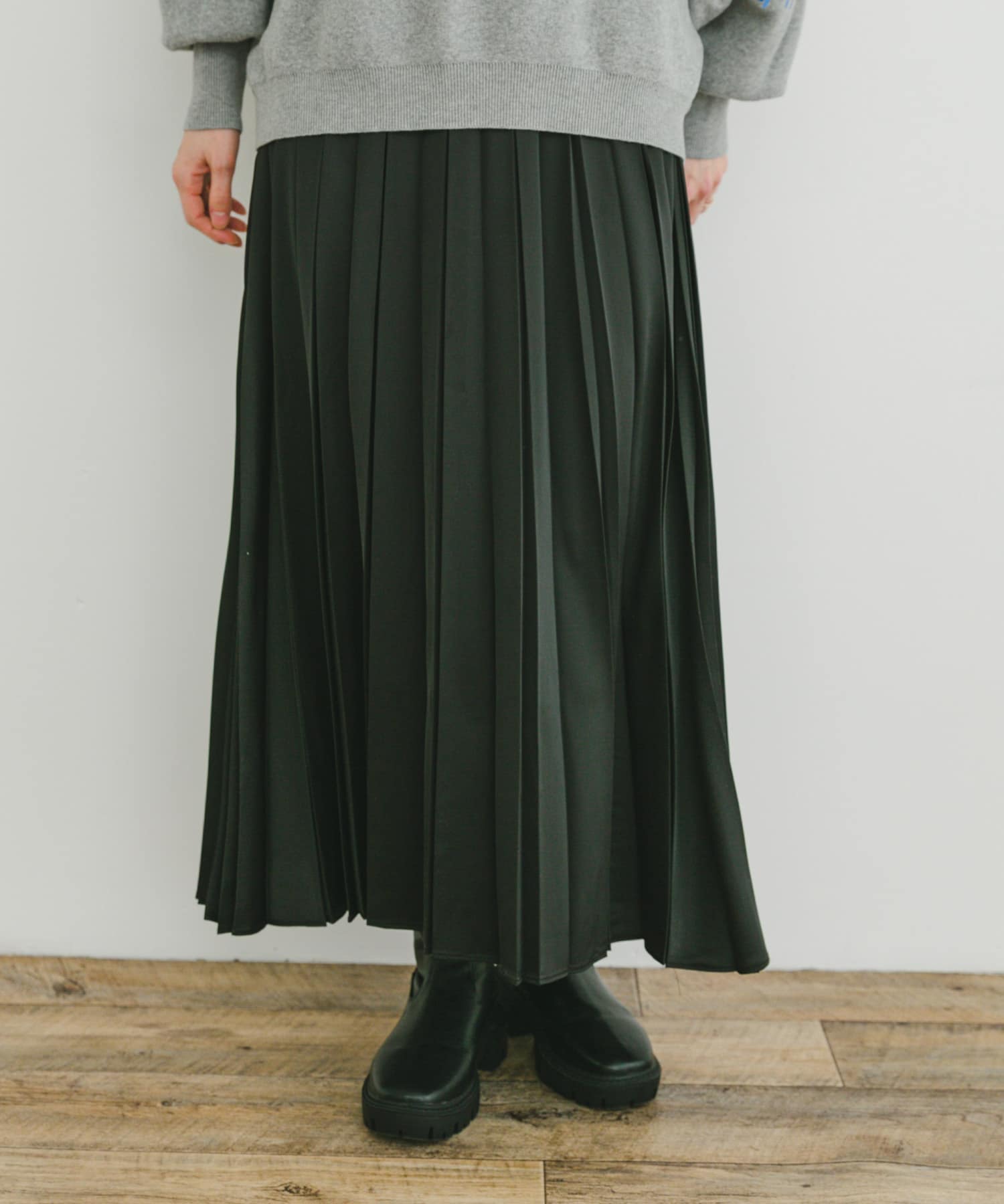 マットサテンランダムプリーツスカート