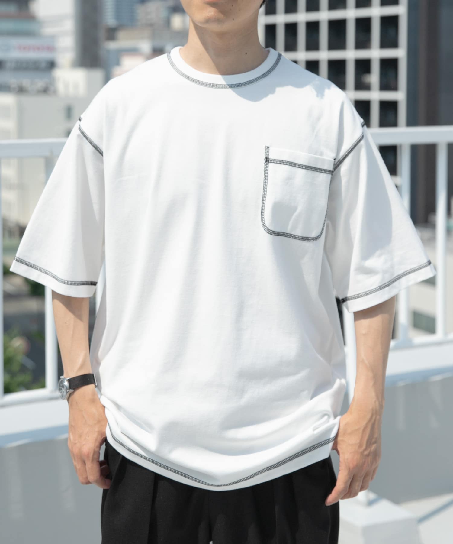 配色ステッチクルーネックTシャツ