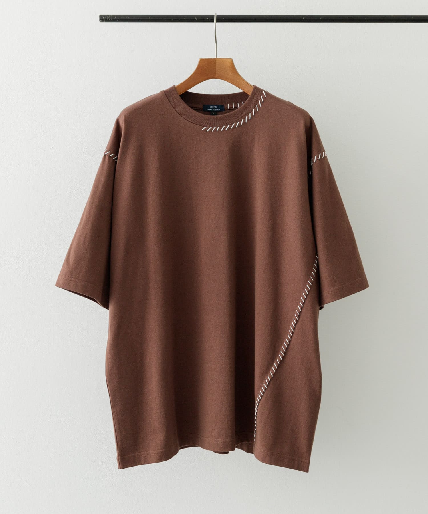 ブランケットステッチクルーネックTシャツ BRN S
