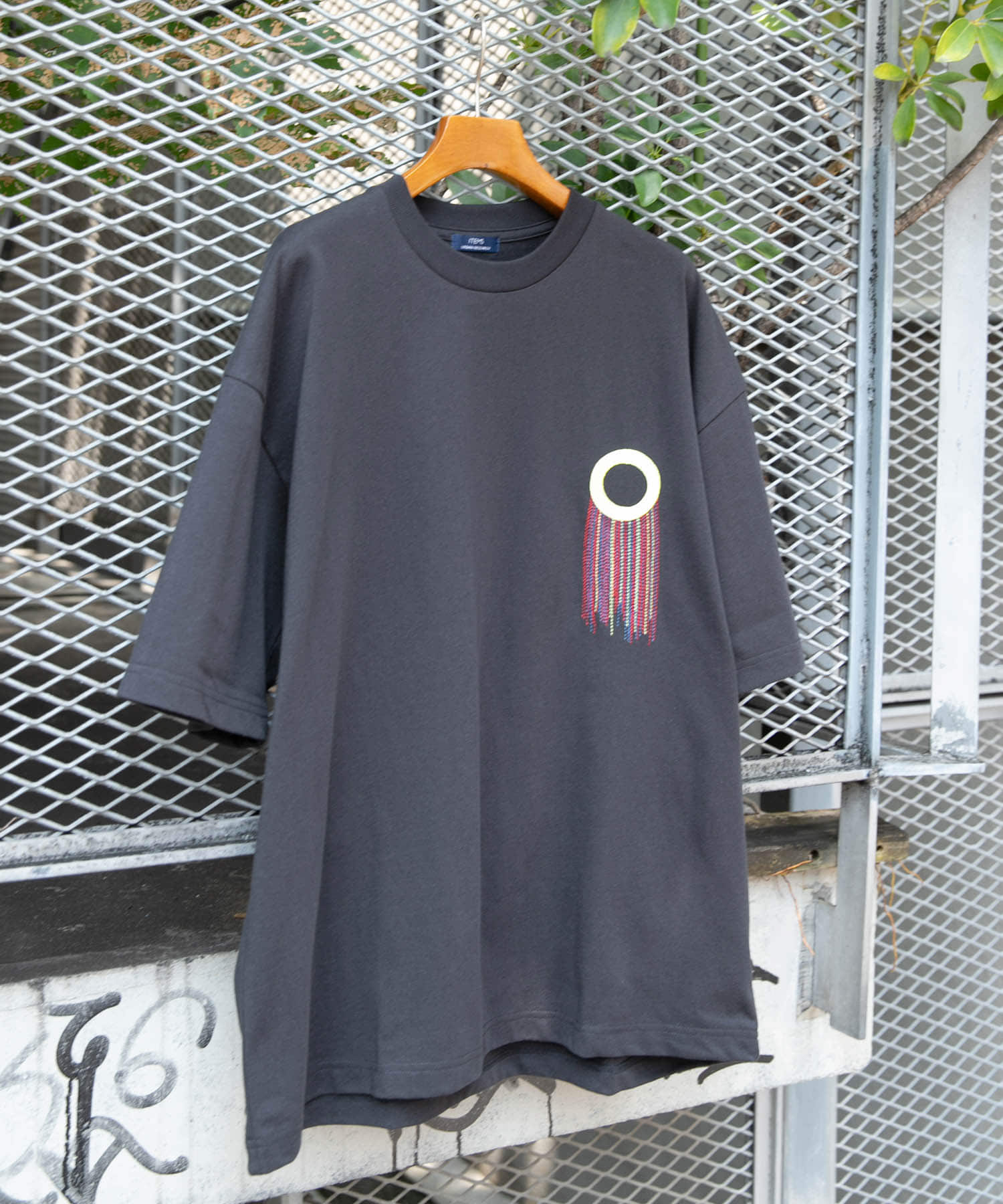 フリンジ刺繍T-shirts Circle