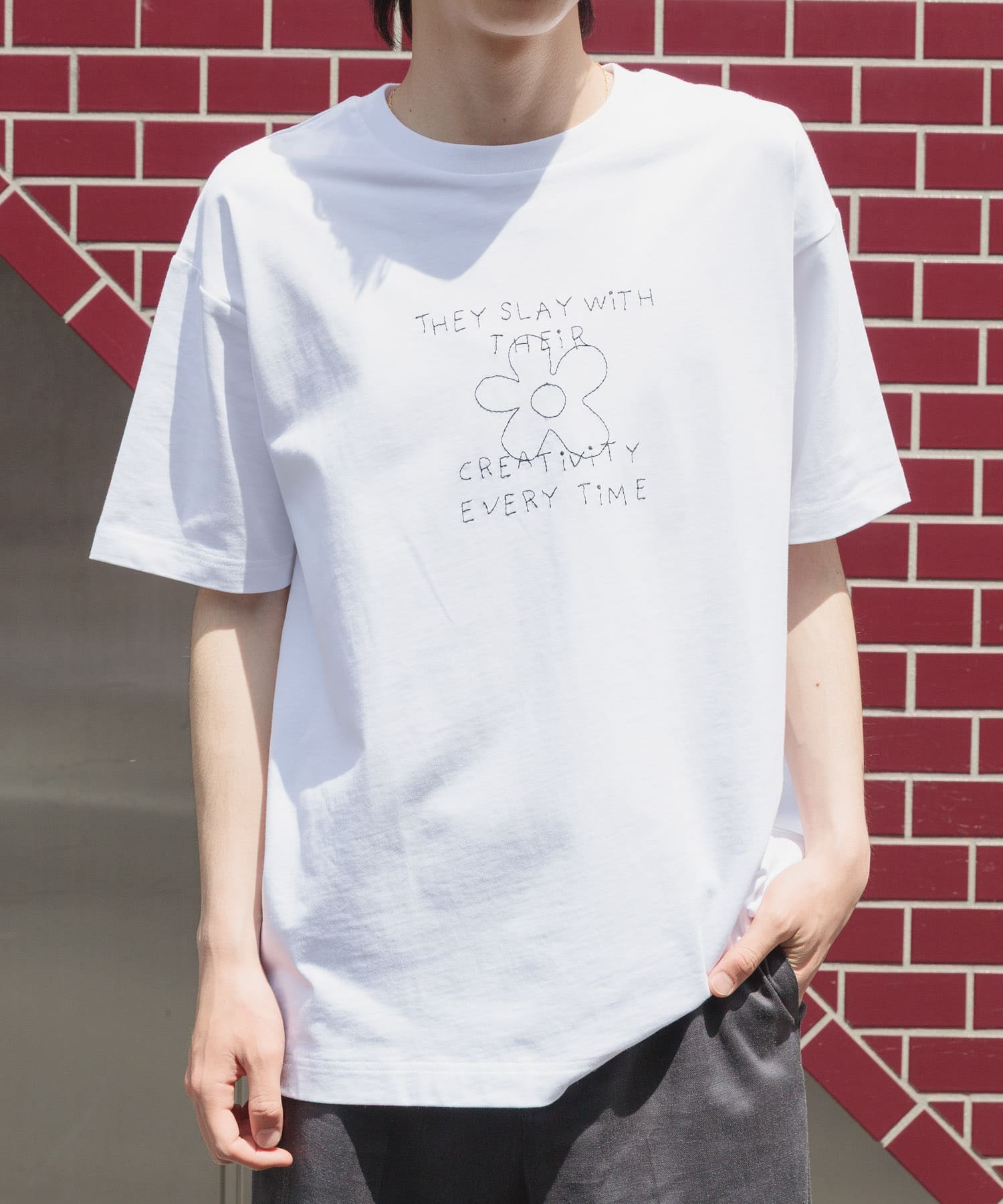 レタード刺繍Tシャツ creativity