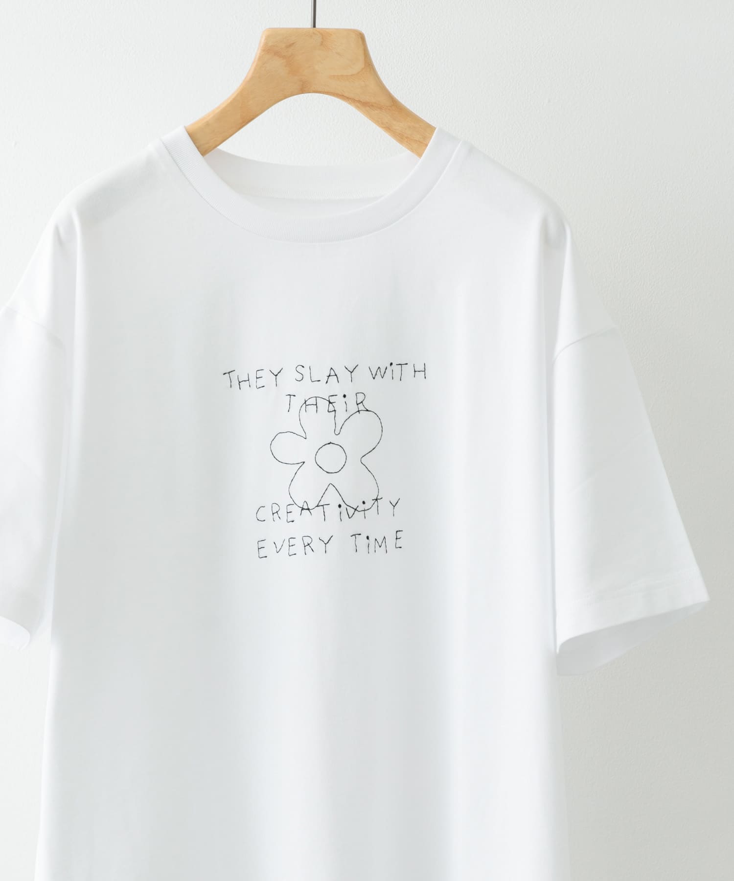 レタード刺繍Tシャツ creativity WHT L