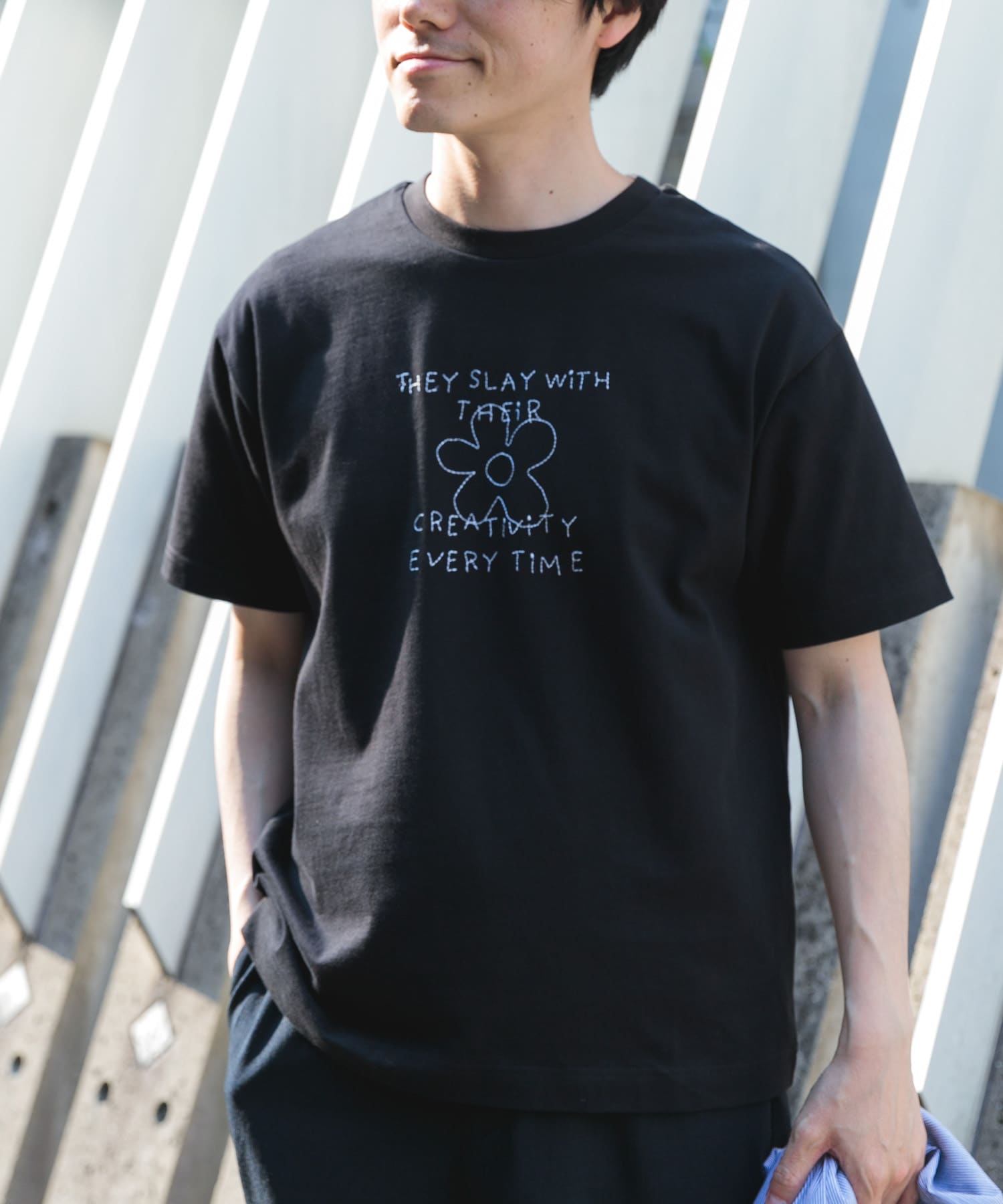 レタード刺繍Tシャツ creativity