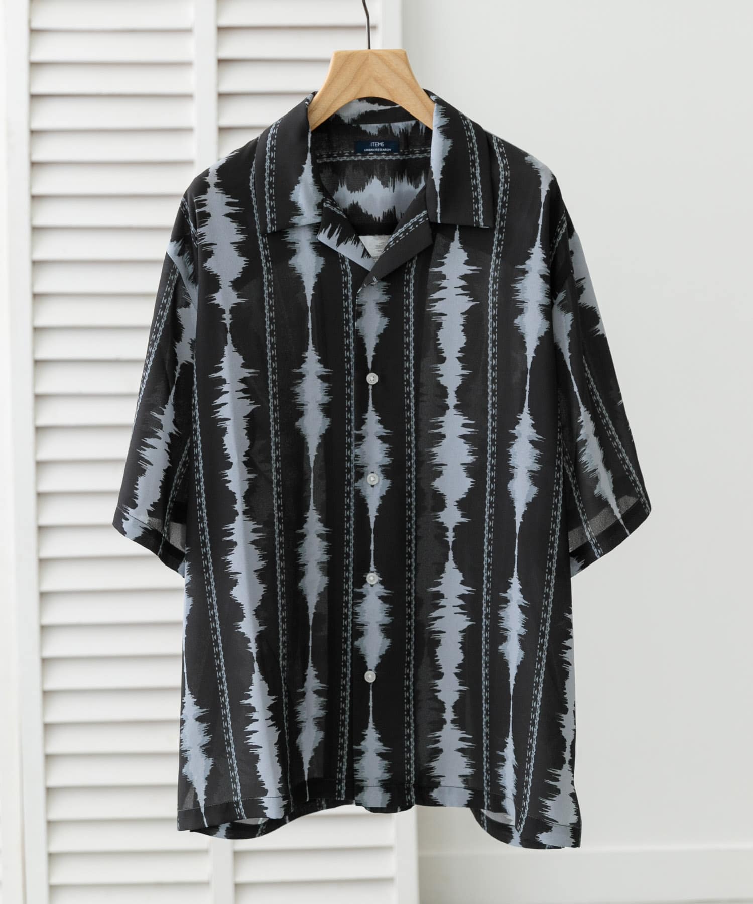 デジタルストライププリント半袖シャツ