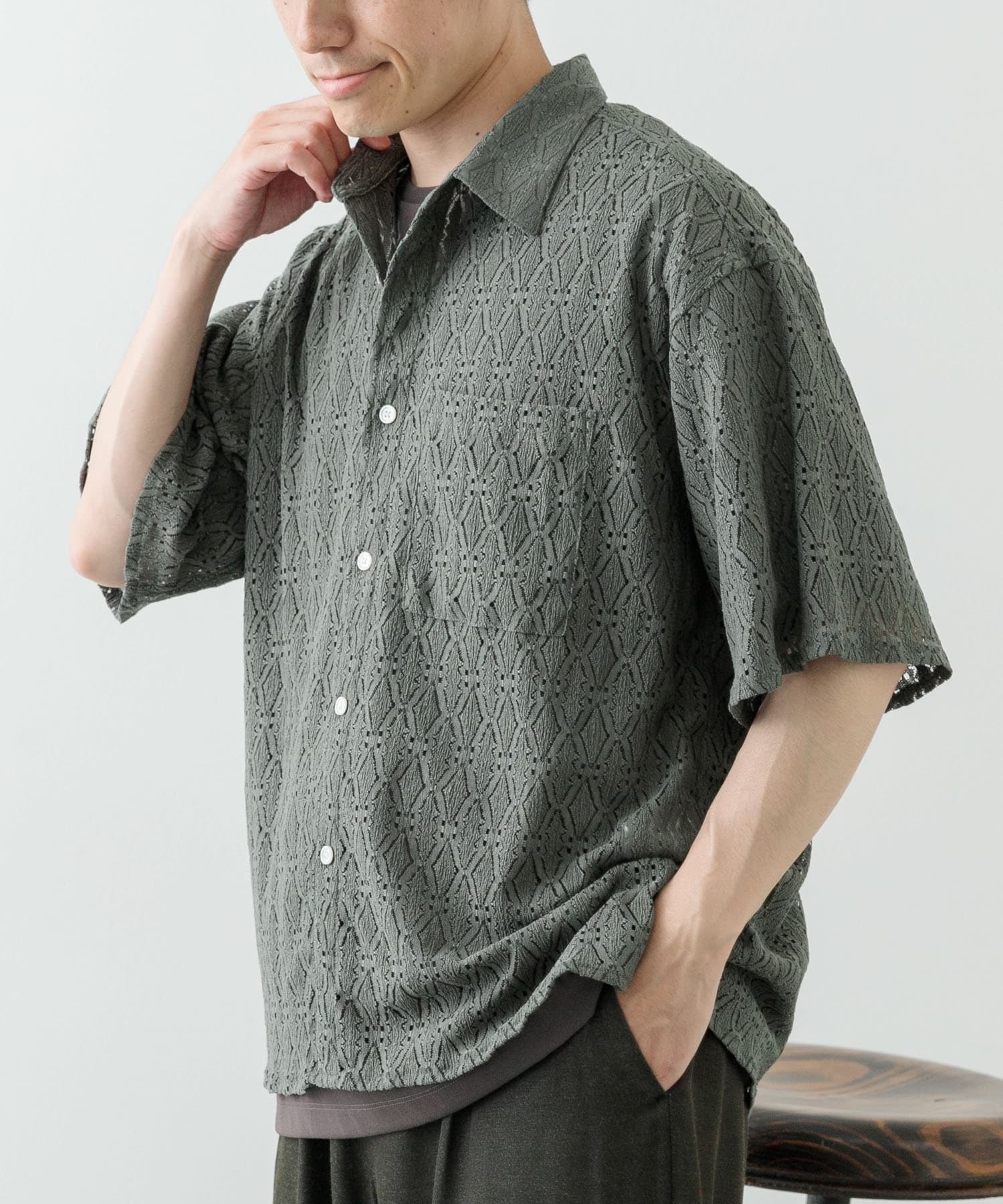 レギュラーカラーレース半袖シャツ