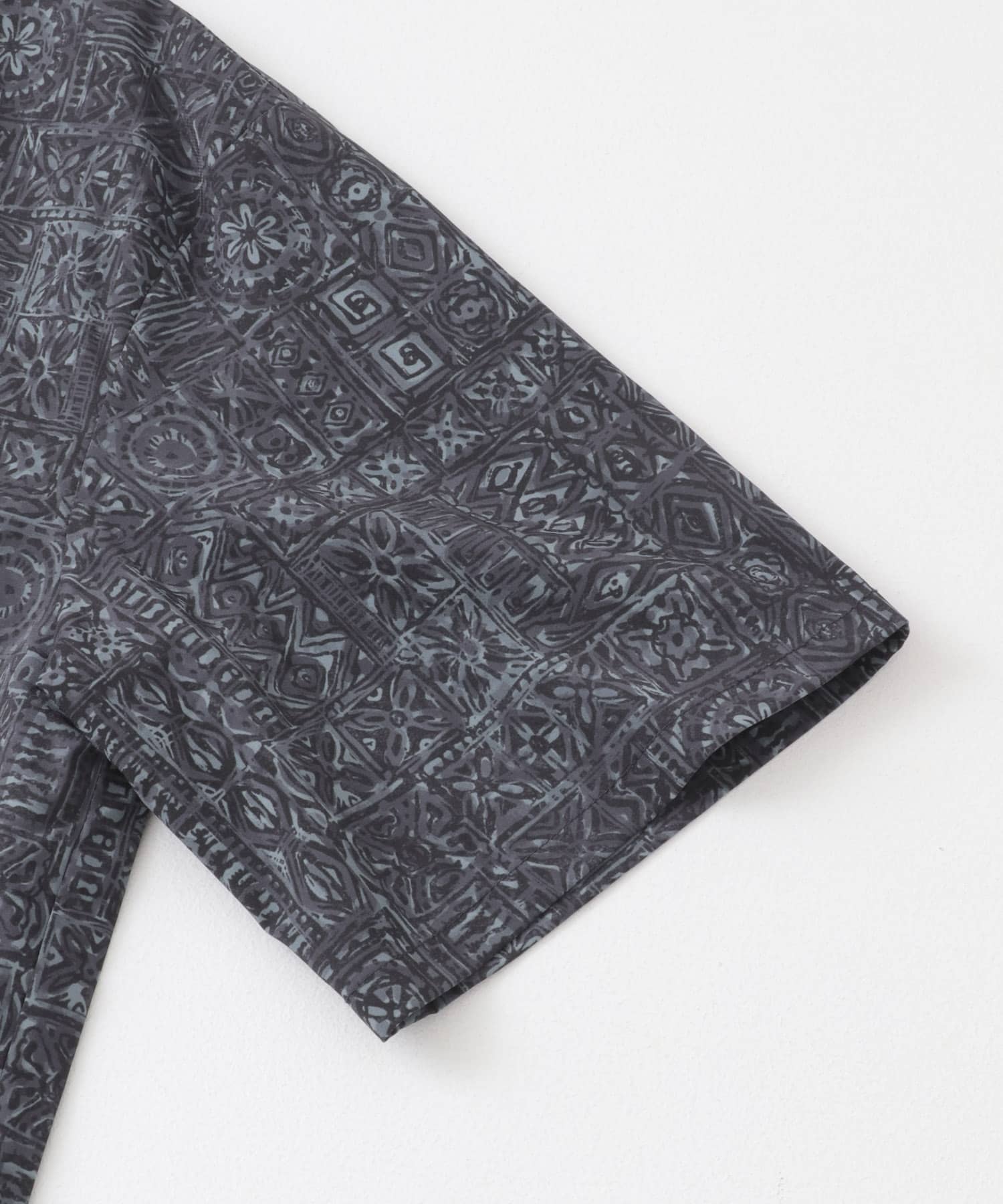 Batik Print Open Collar shirts BLK M