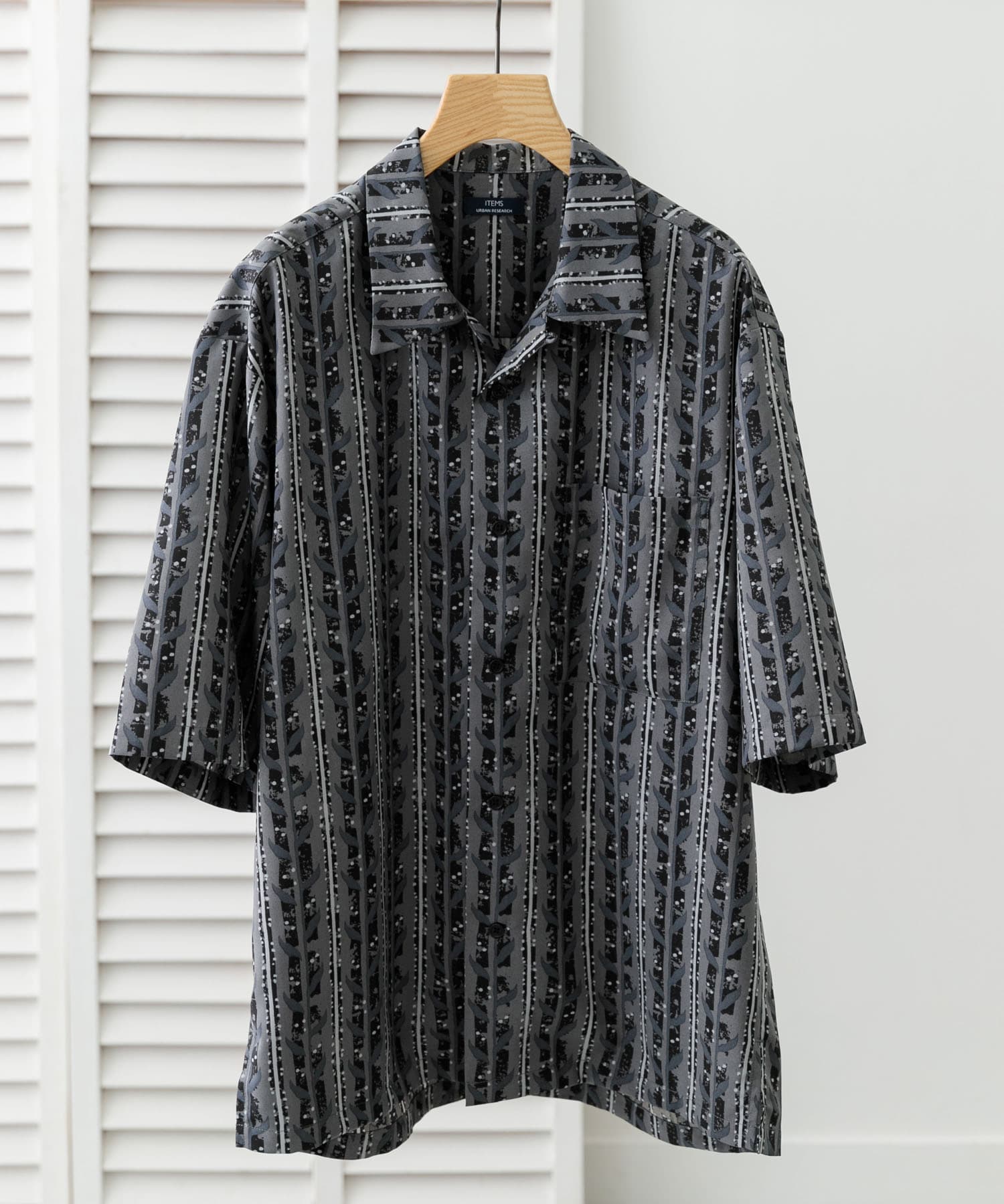 リーフプリントオープンカラー半袖シャツ BLK M
