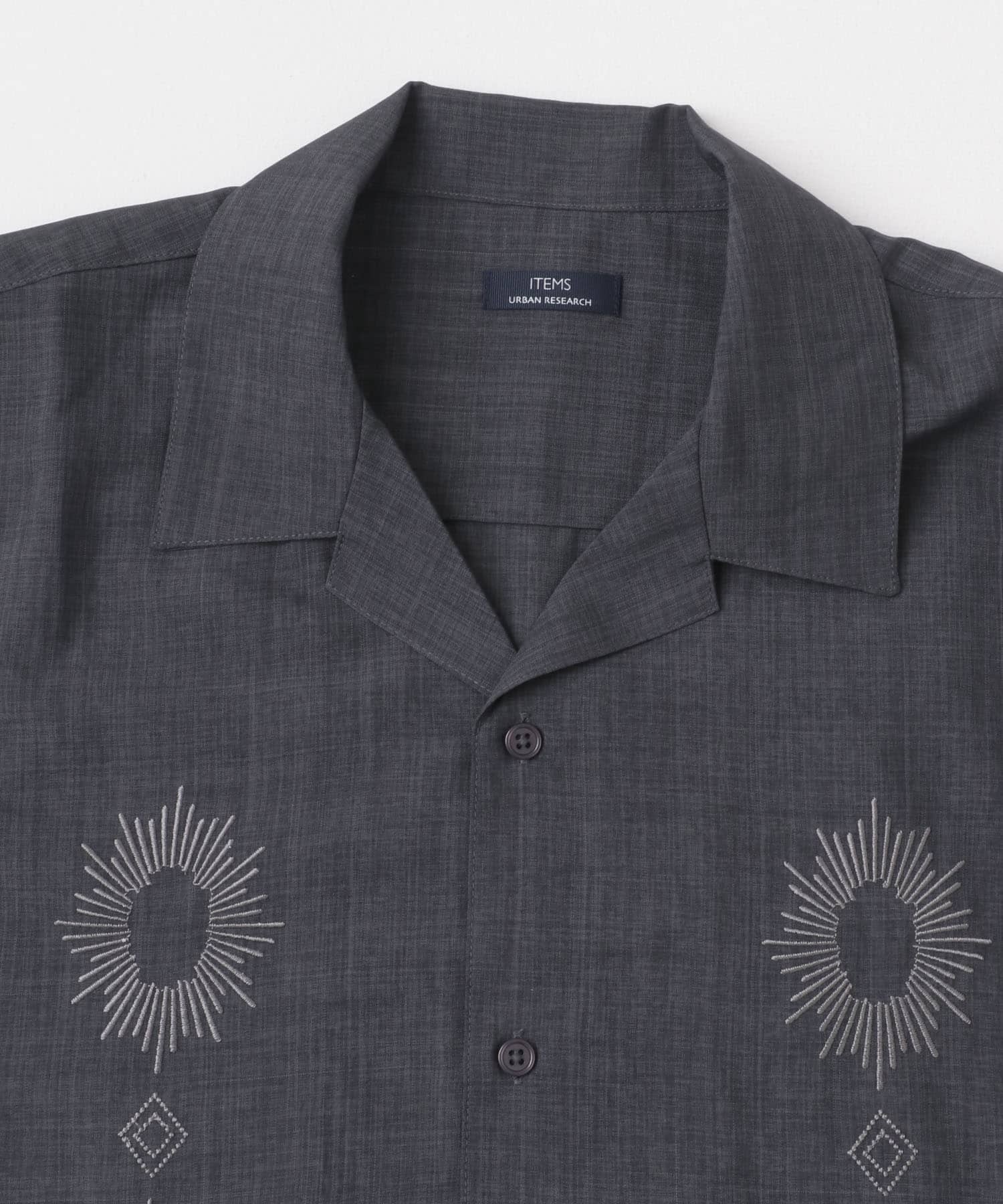 モチーフ刺繍ドライタッチ 半袖シャツ CHA M