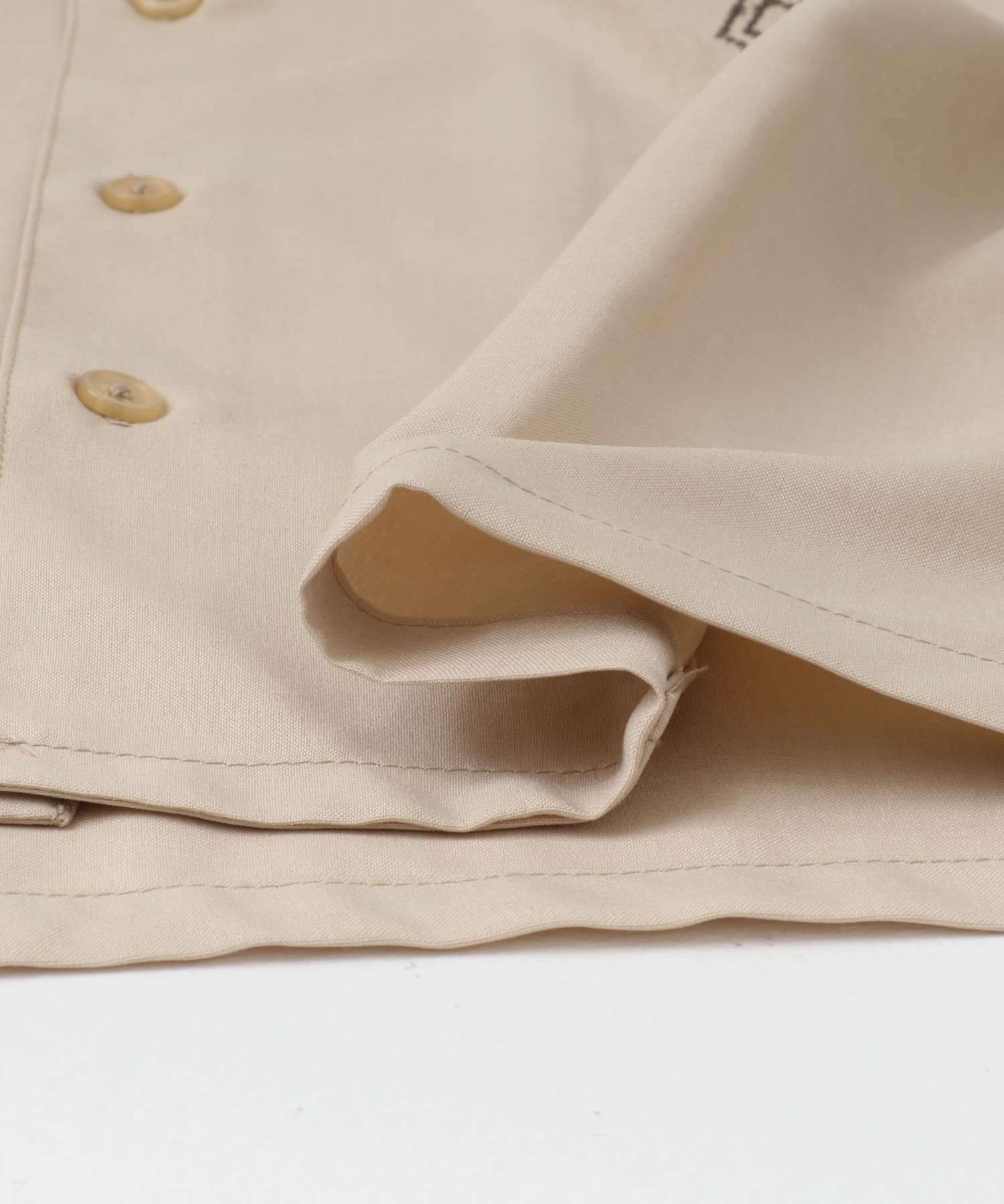 モチーフ刺繍ドライタッチ 半袖シャツ BEG M