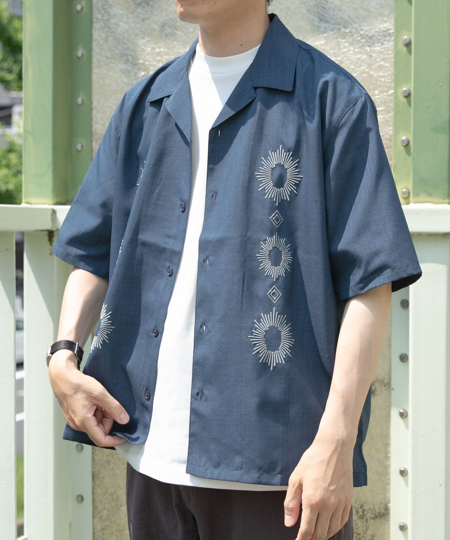 モチーフ刺繍ドライタッチ 半袖シャツ(M CHA): トップス｜URBAN