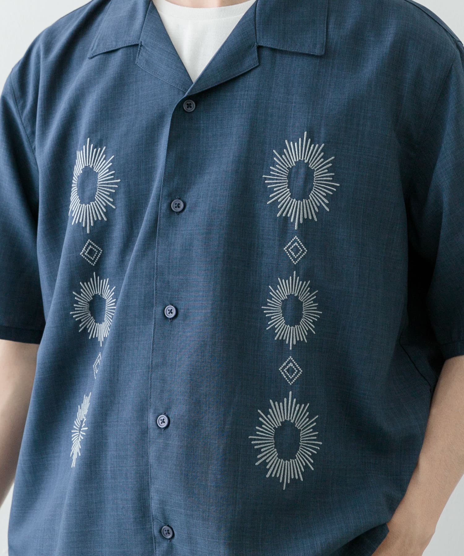 モチーフ刺繍ドライタッチ 半袖シャツ(M CHA): トップス｜URBAN
