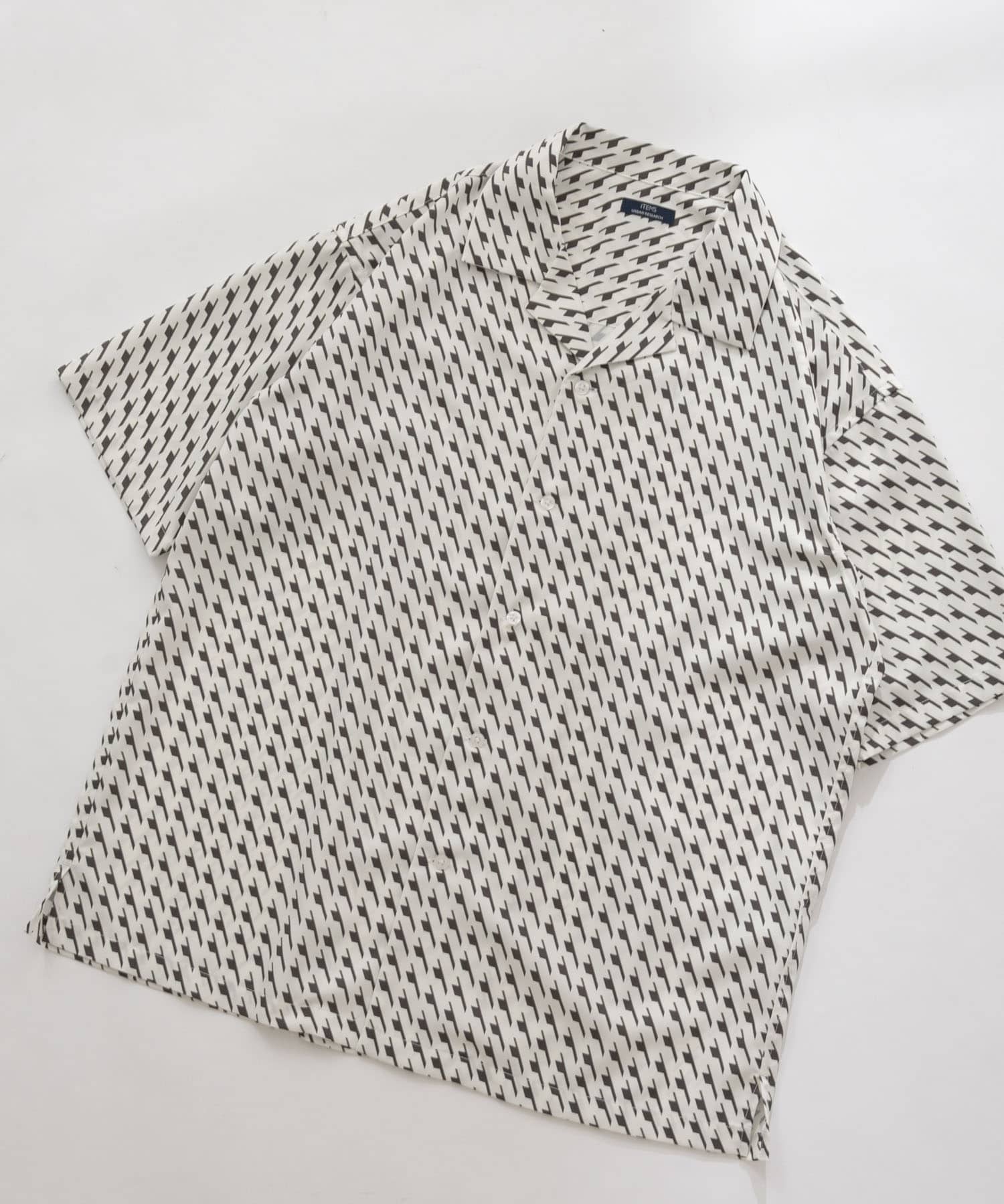 ジオメトリックプリントオープンカラーシャツA