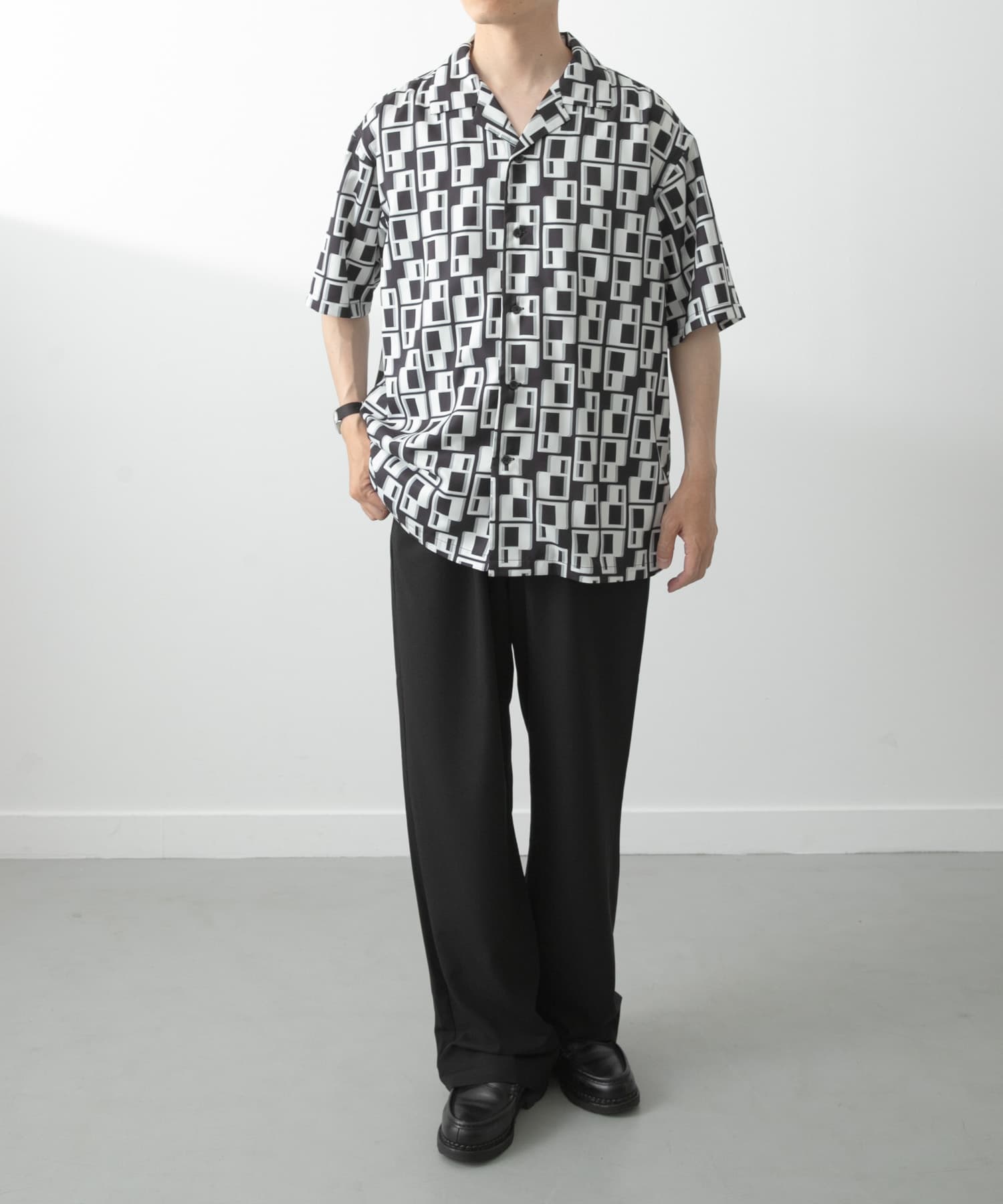 ジオメトリックプリントオープンカラーシャツB(M BEG): トップス