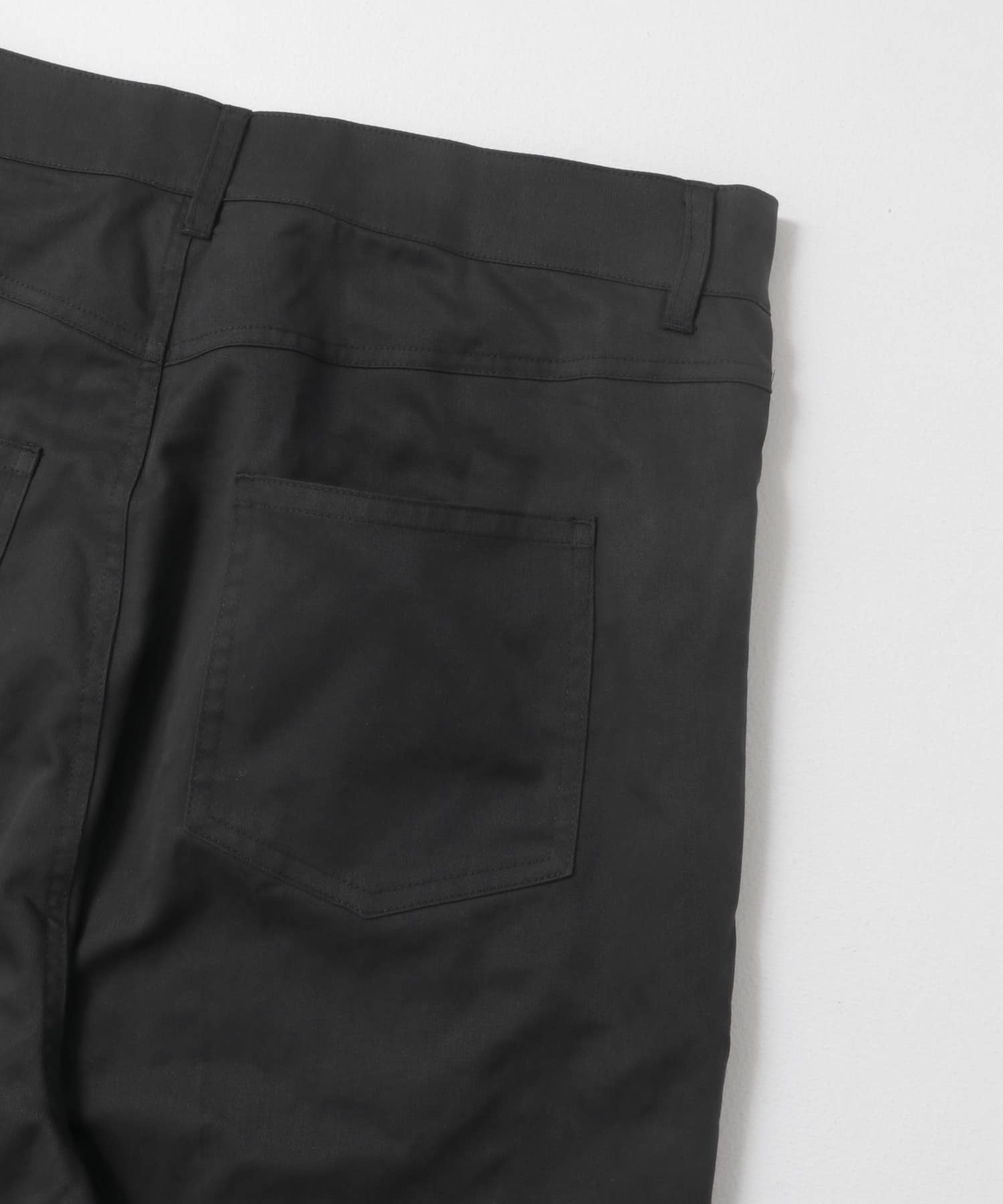 センタープレスフレアードトラウザー BLK M