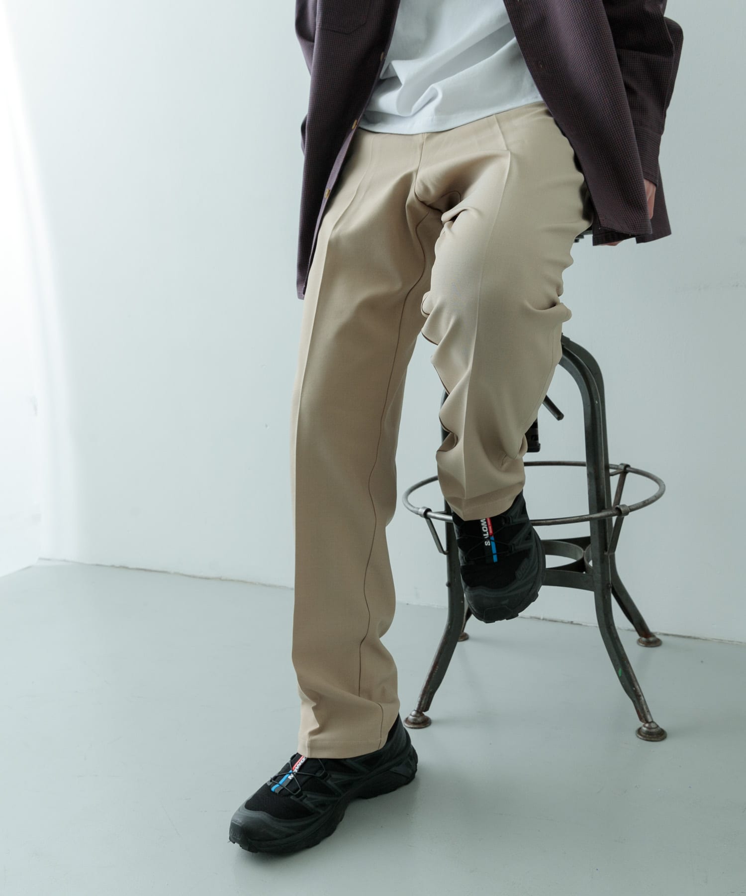 2wayストレッチ テーパードスラックス