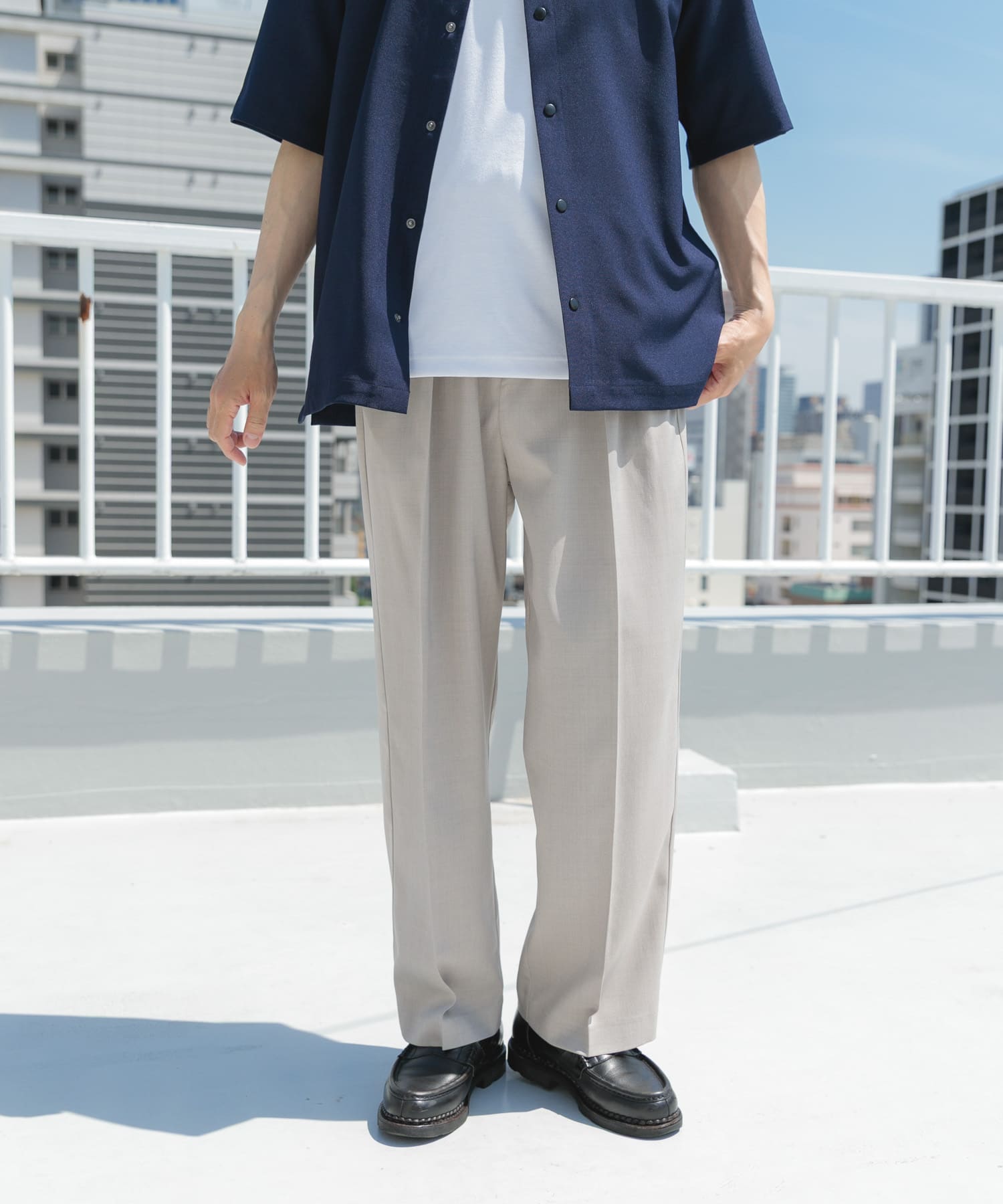 90s ピュアシルク ブラック 100% 2タック センタープレス スラックス 2タックセンタープレススラックス(M BLK): ボトム｜URBAN RESEARCH公式