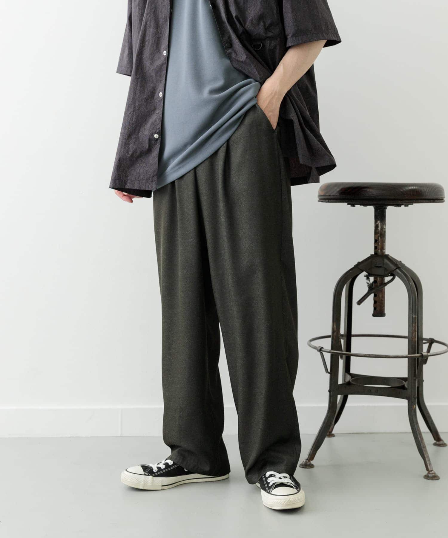 R.さま Iridescent Wide Trousers(M BLK): ボトム｜URBAN RESEARCH公式