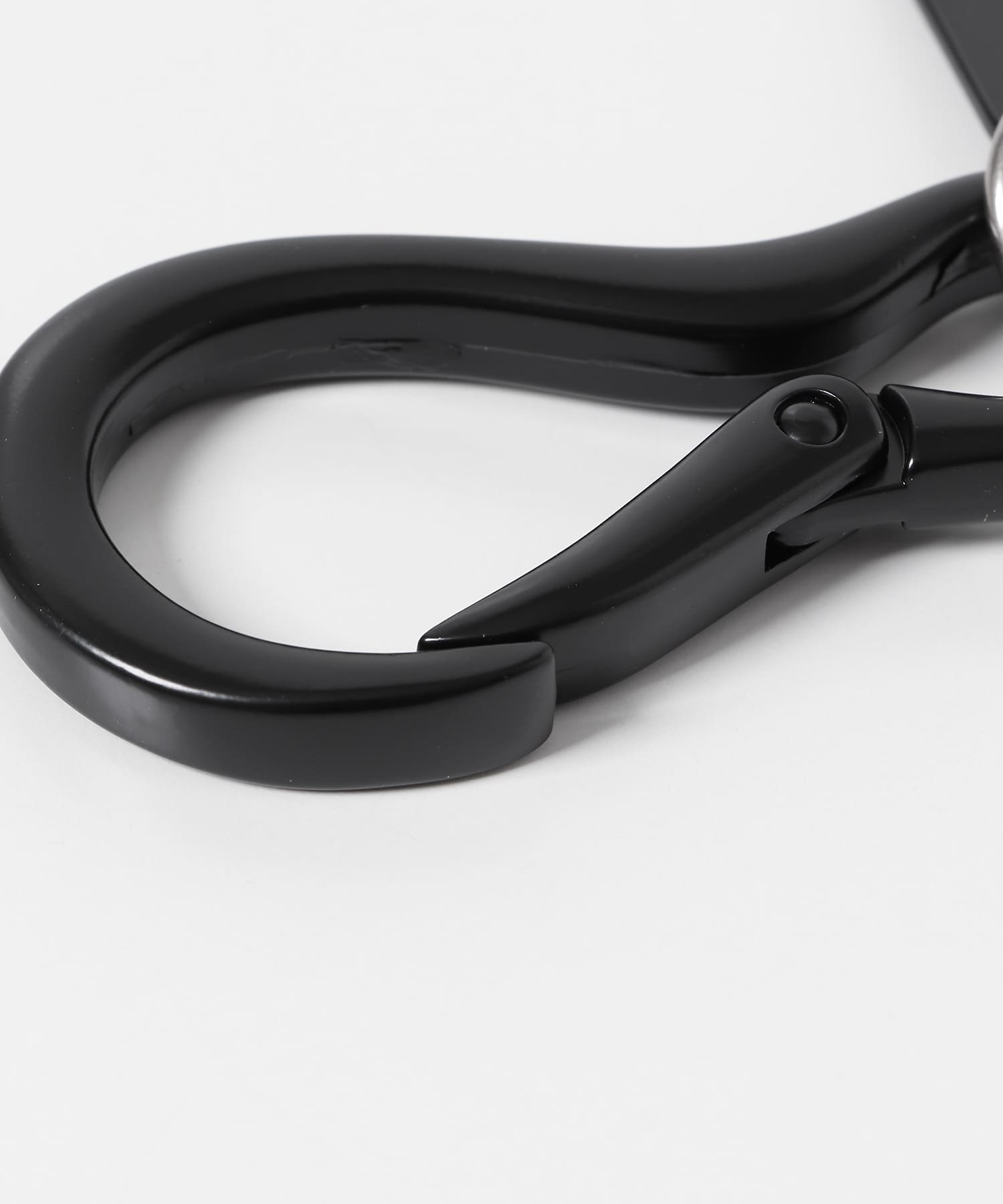 U.O.Carabiner Key Ring BLK -