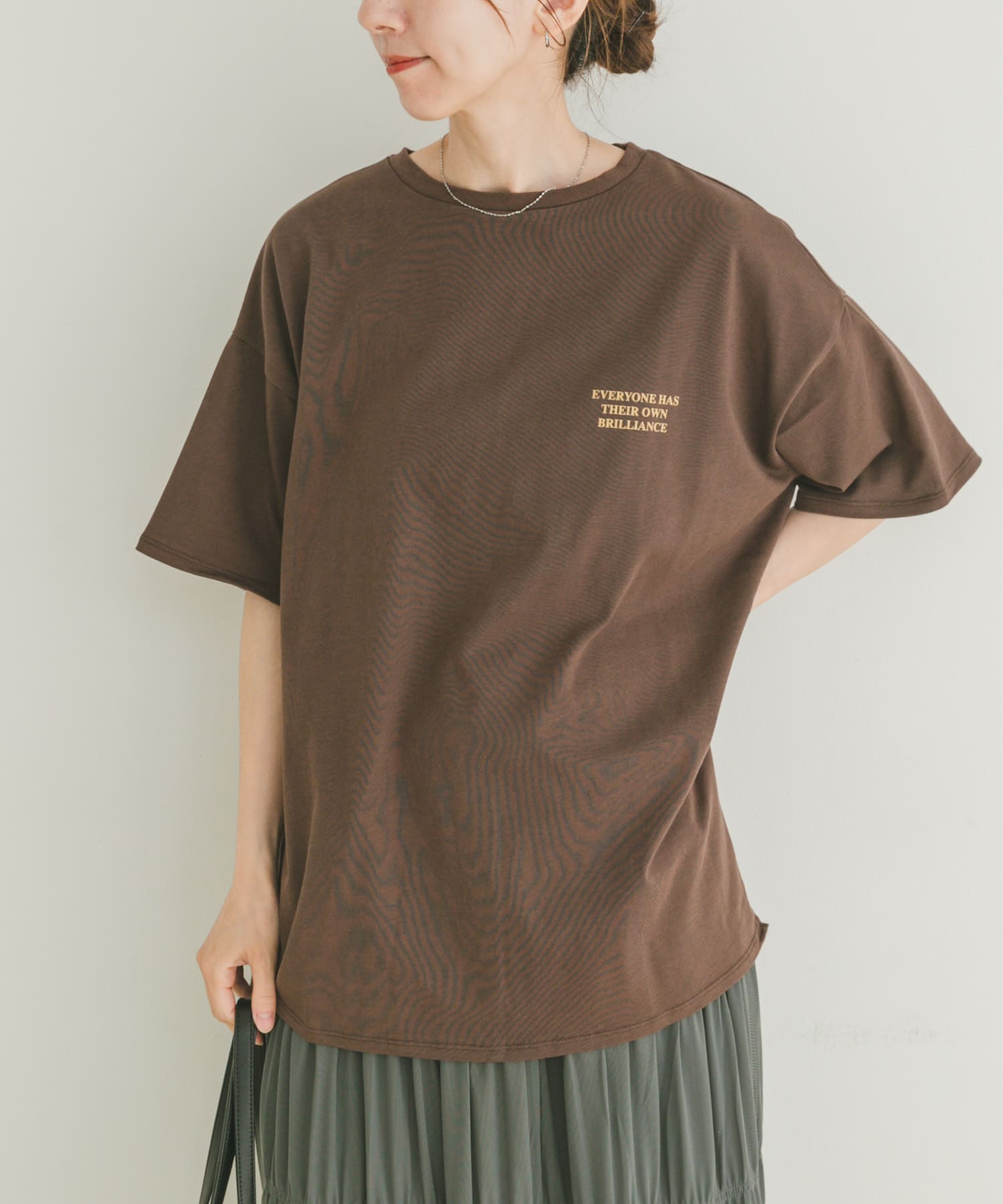 バックプリントロゴTシャツ
