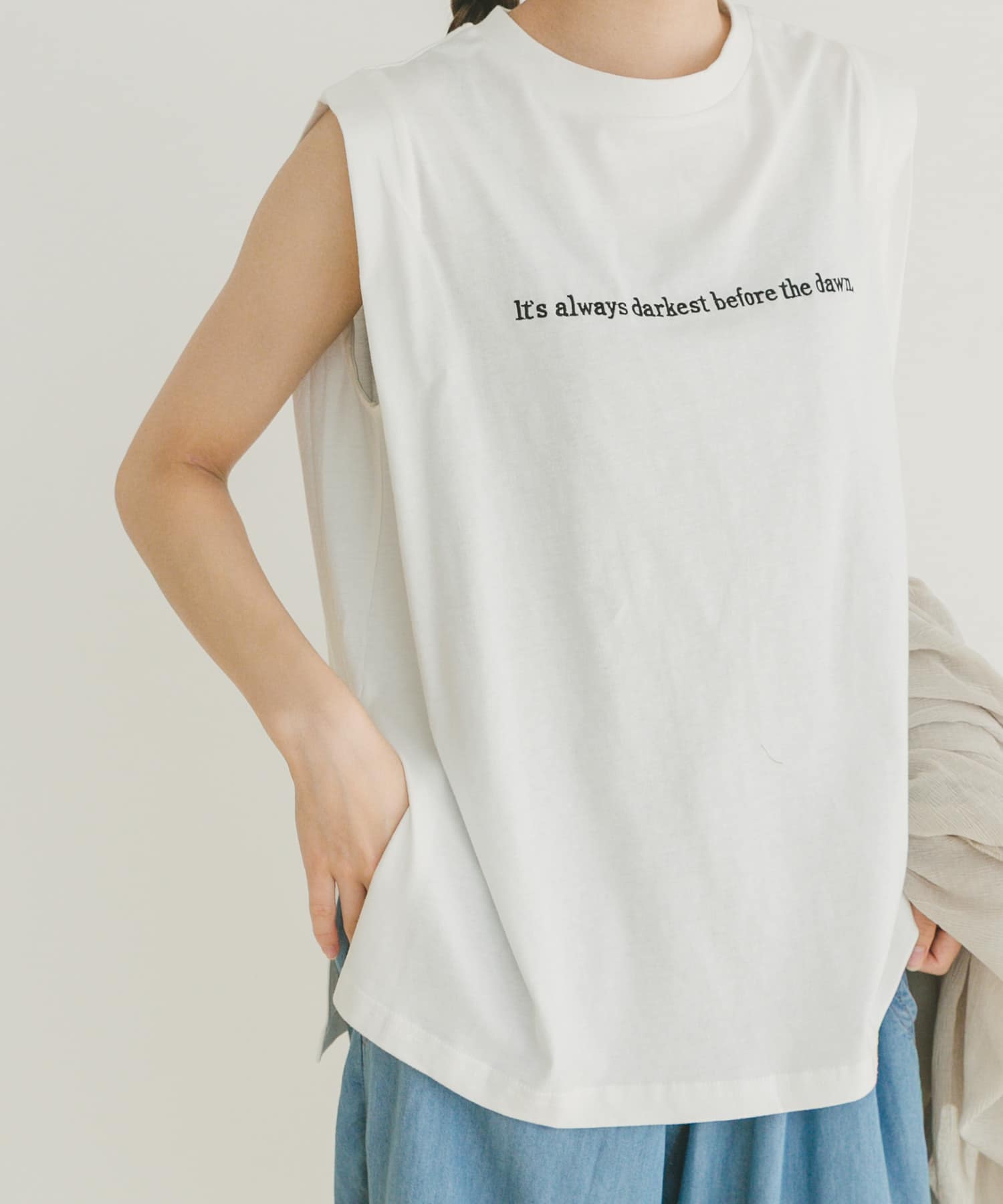 ショルダータックロゴTシャツ