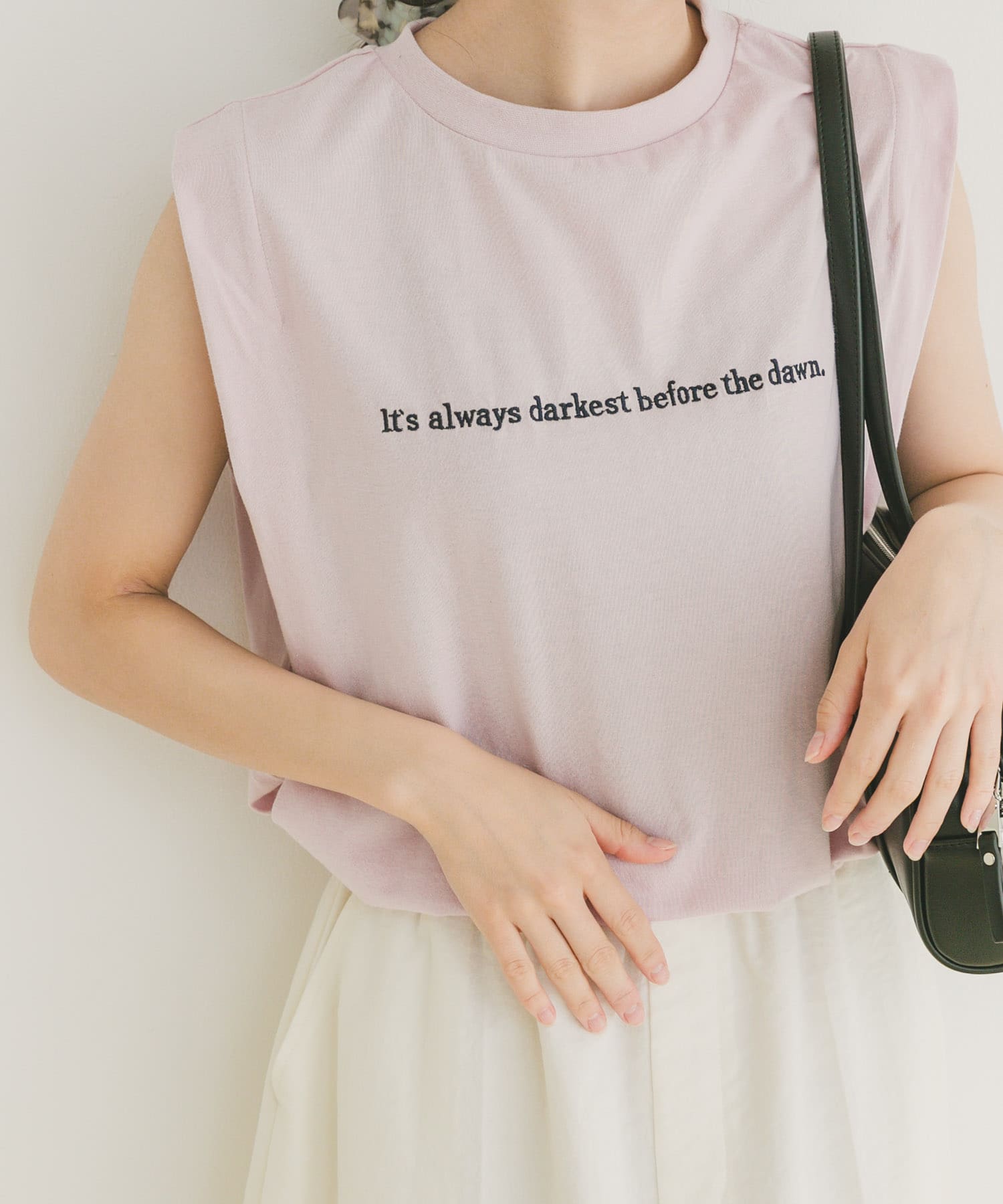 ショルダータックロゴTシャツ