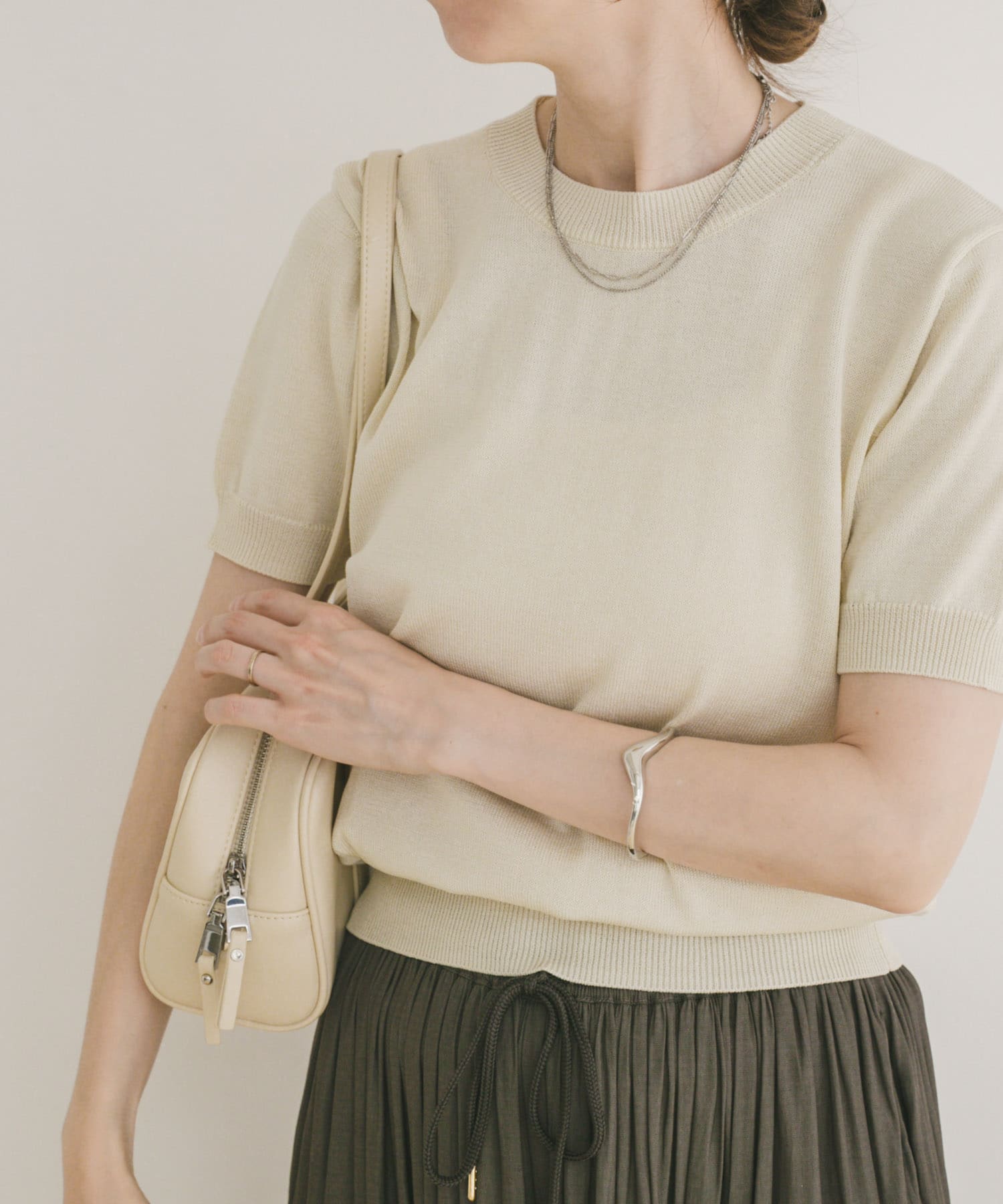 コンパクト半袖ニット