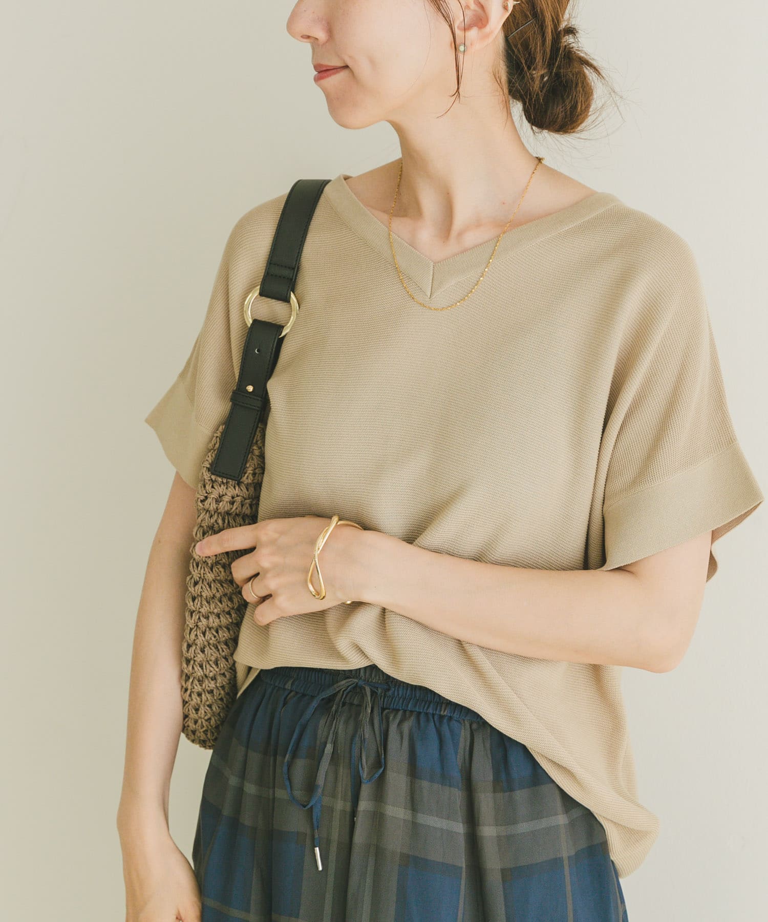 Vネックフレンチニット