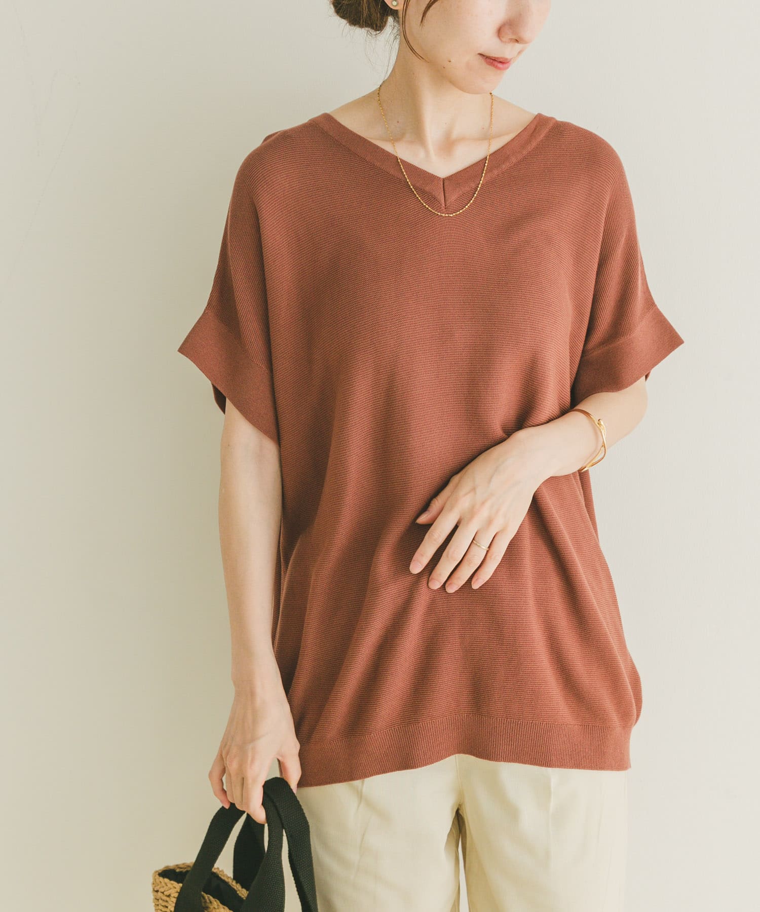 Vネックフレンチニット