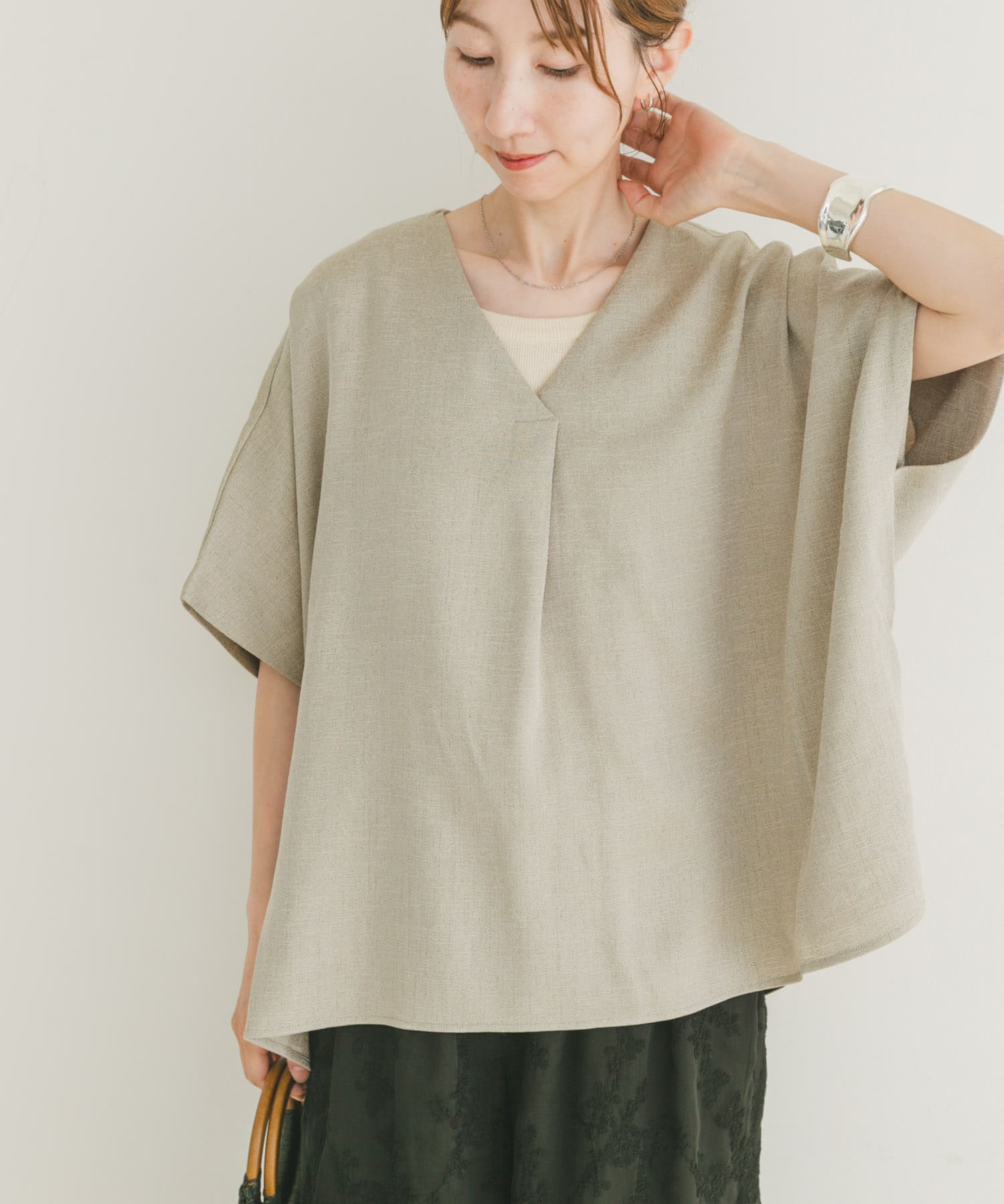 リネンライクVネックプルオーバー