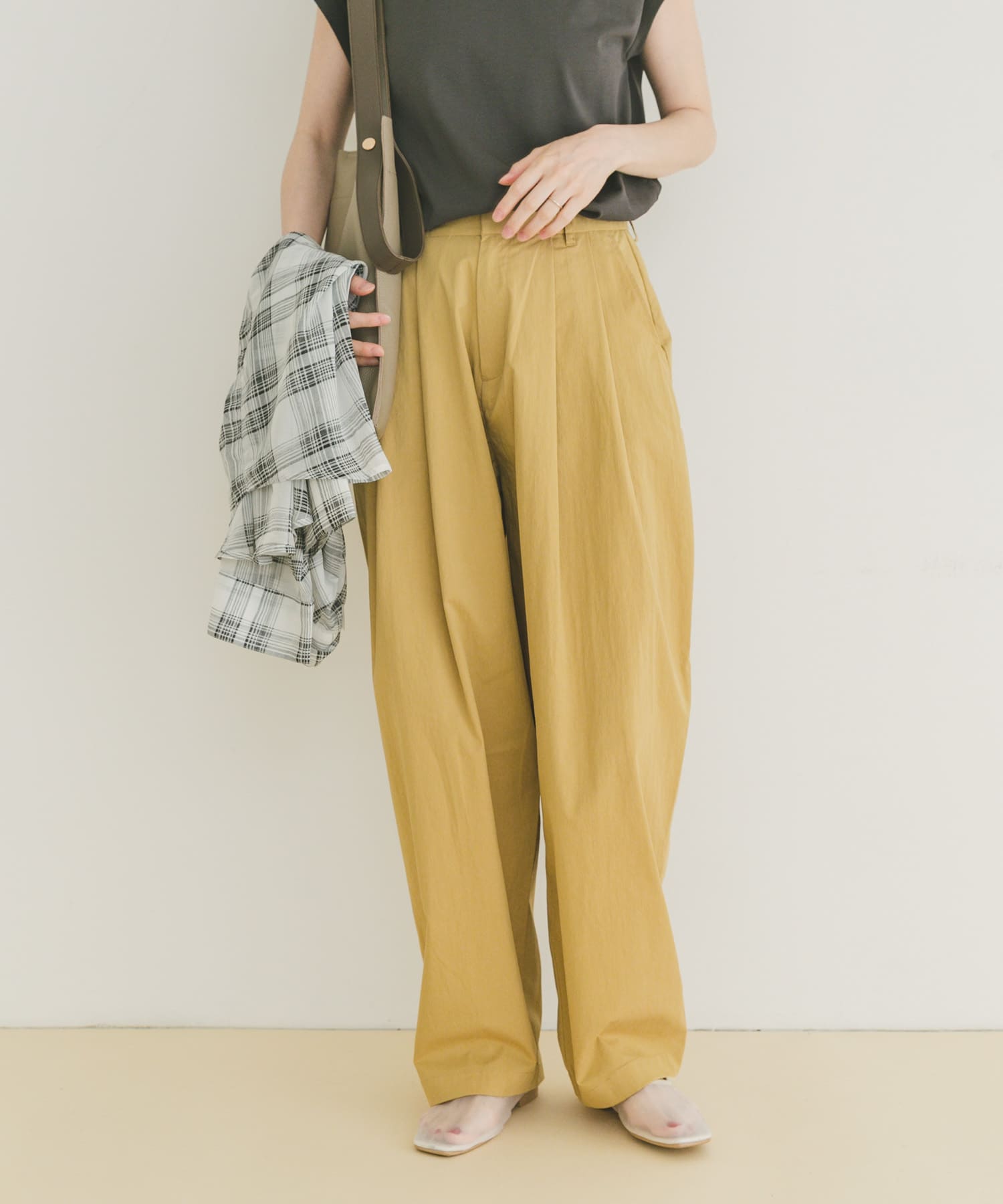 ナイロンコクーンパンツ