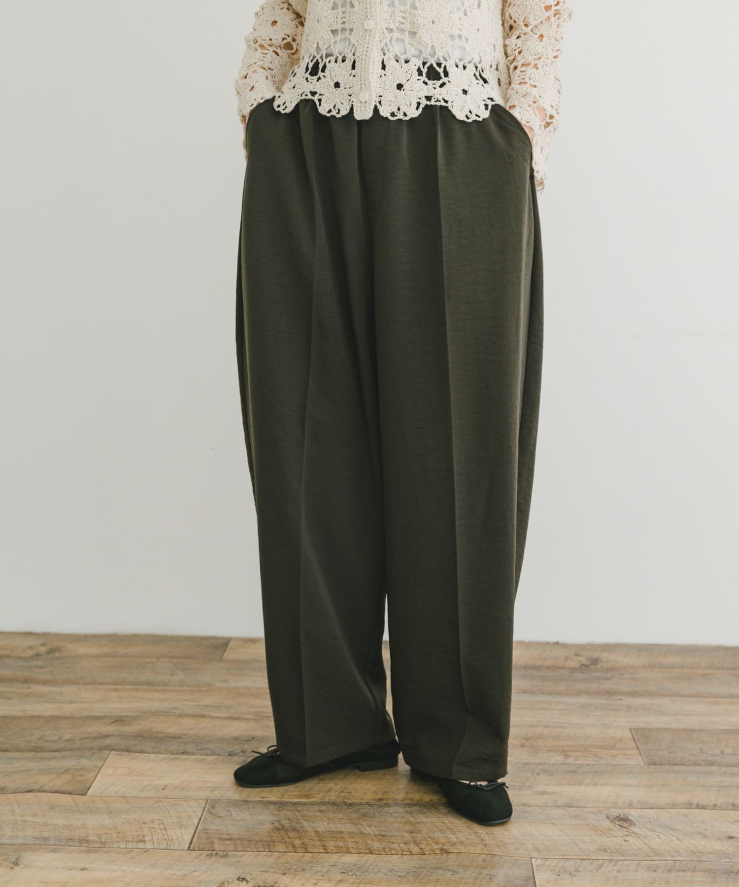 コクーンイージーパンツ(FREE ECRU): ボトム｜URBAN RESEARCH公式