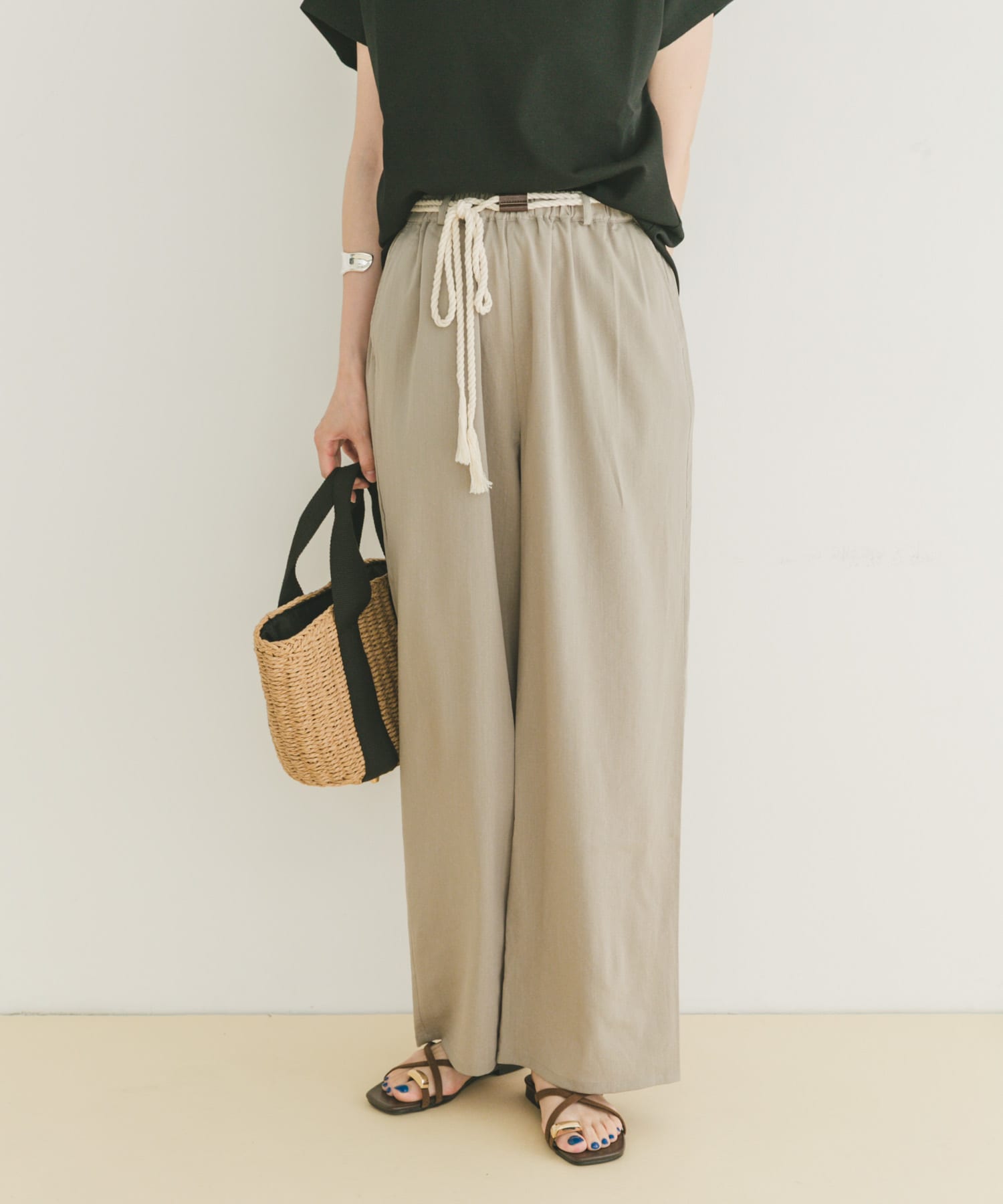 ロープベルト付きリラックスパンツ