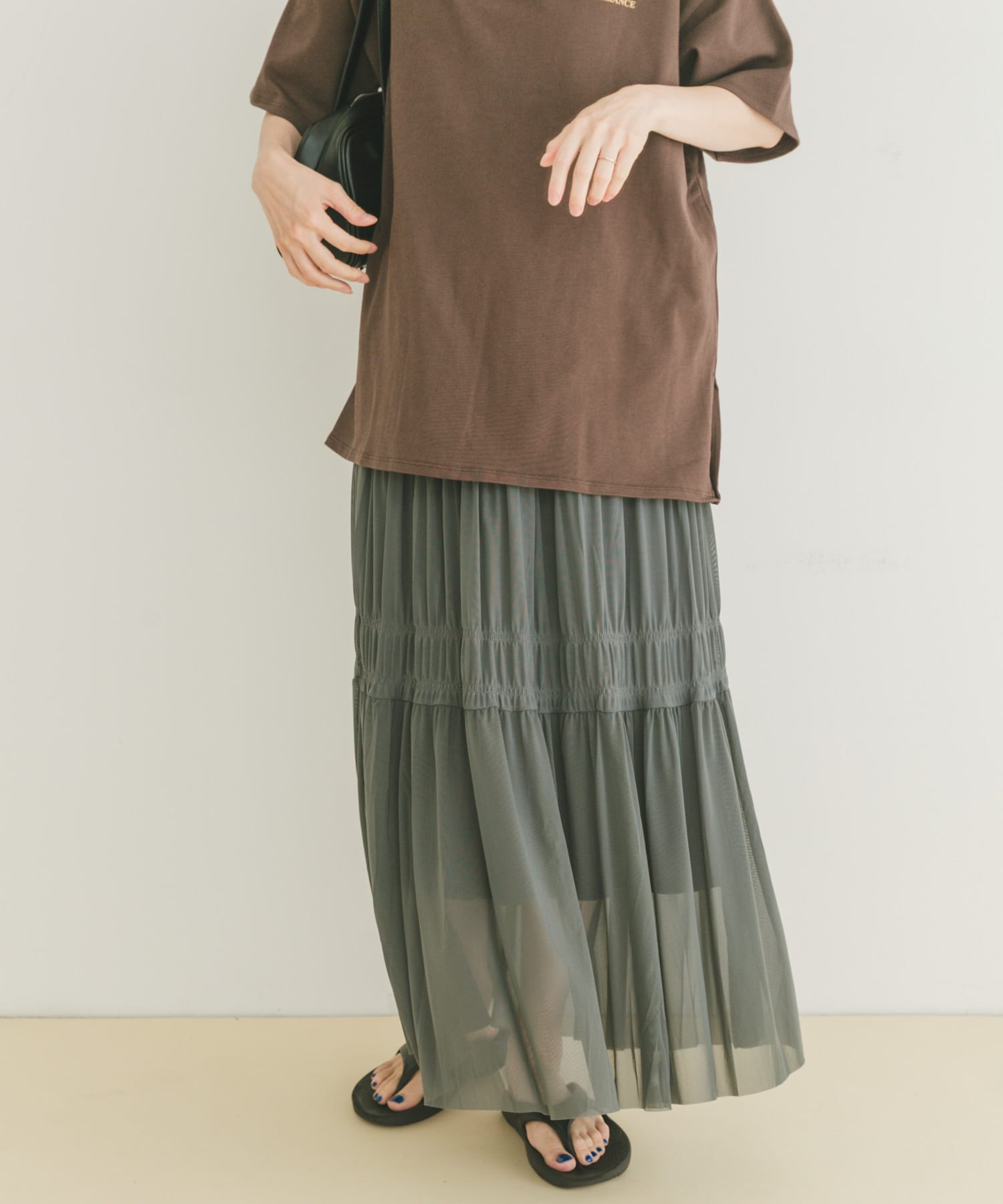 チュールシャーリングスカート