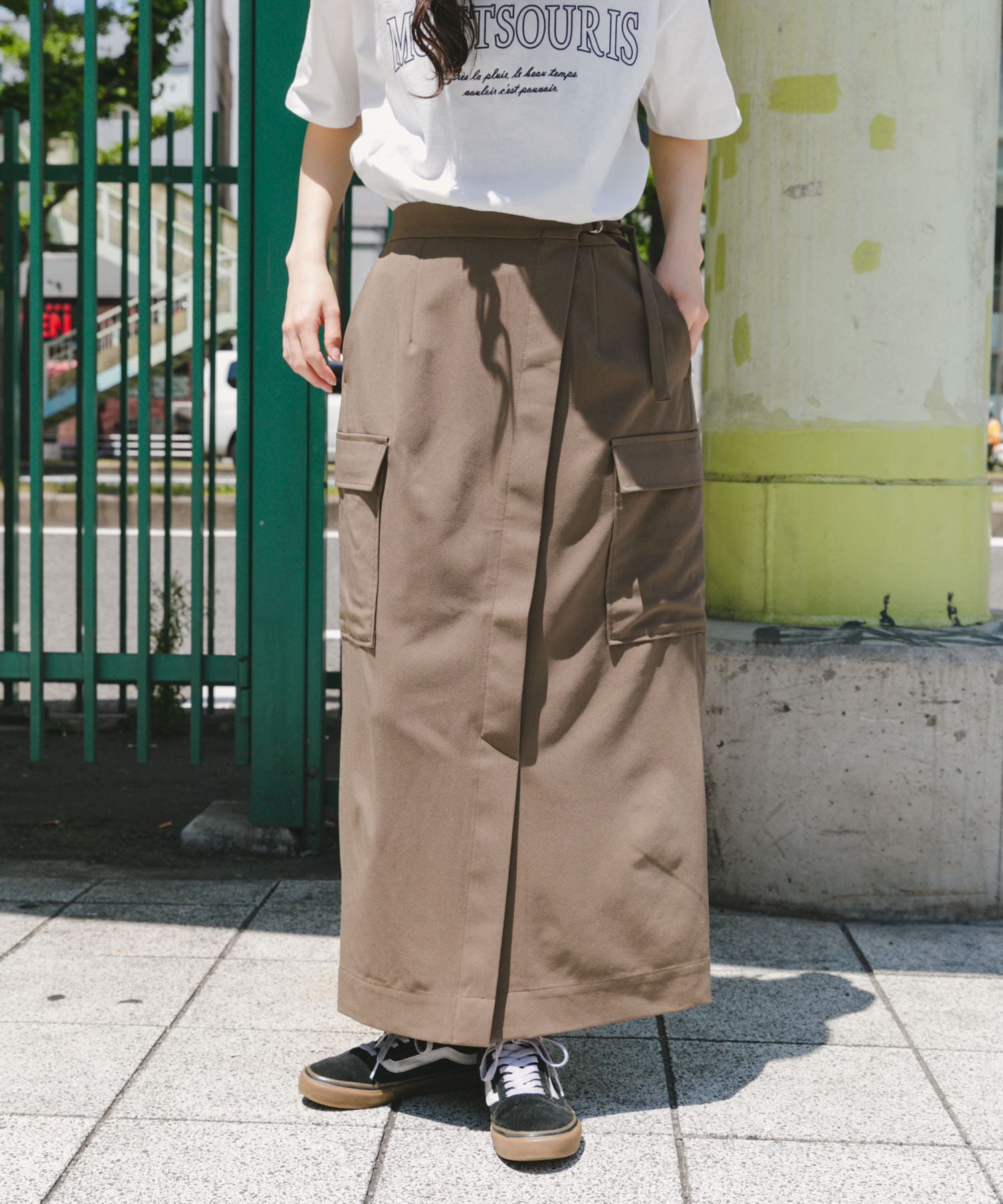 ラップカーゴスカート