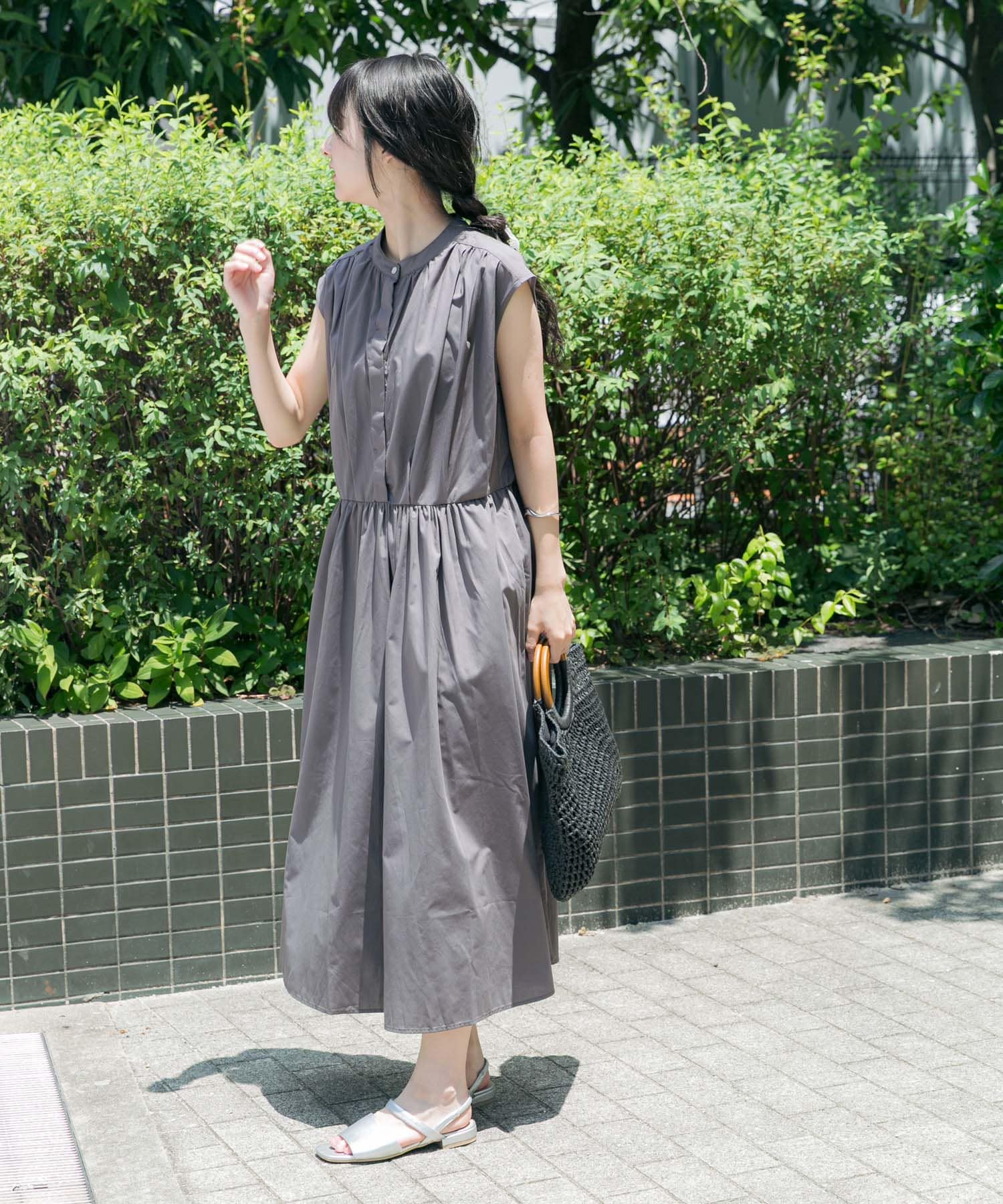 ノースリーブタックギャザーワンピース