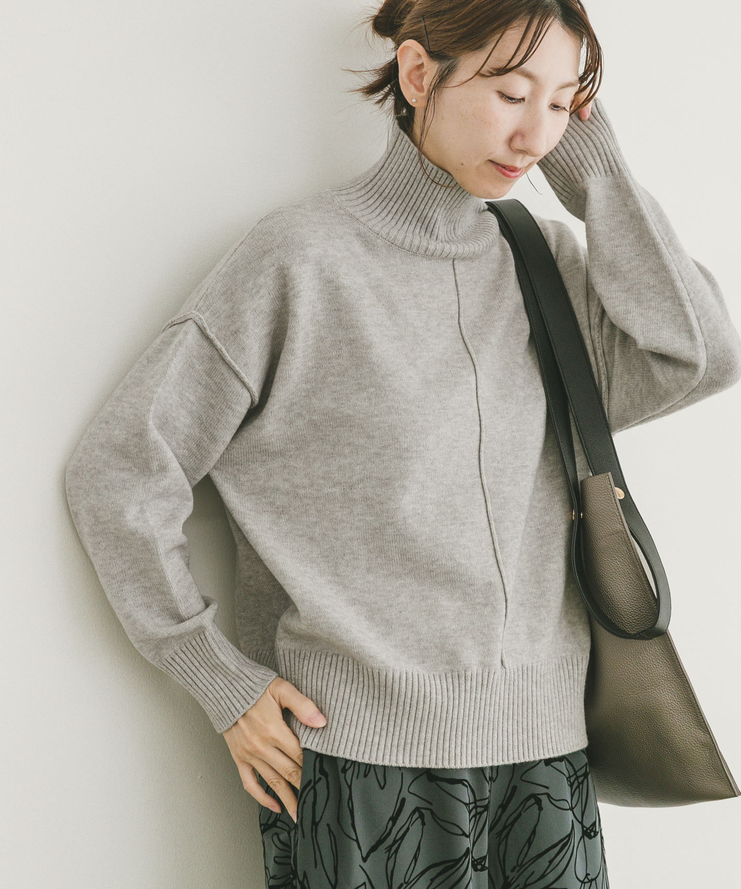 『洗濯可』ハイネックワイドニット