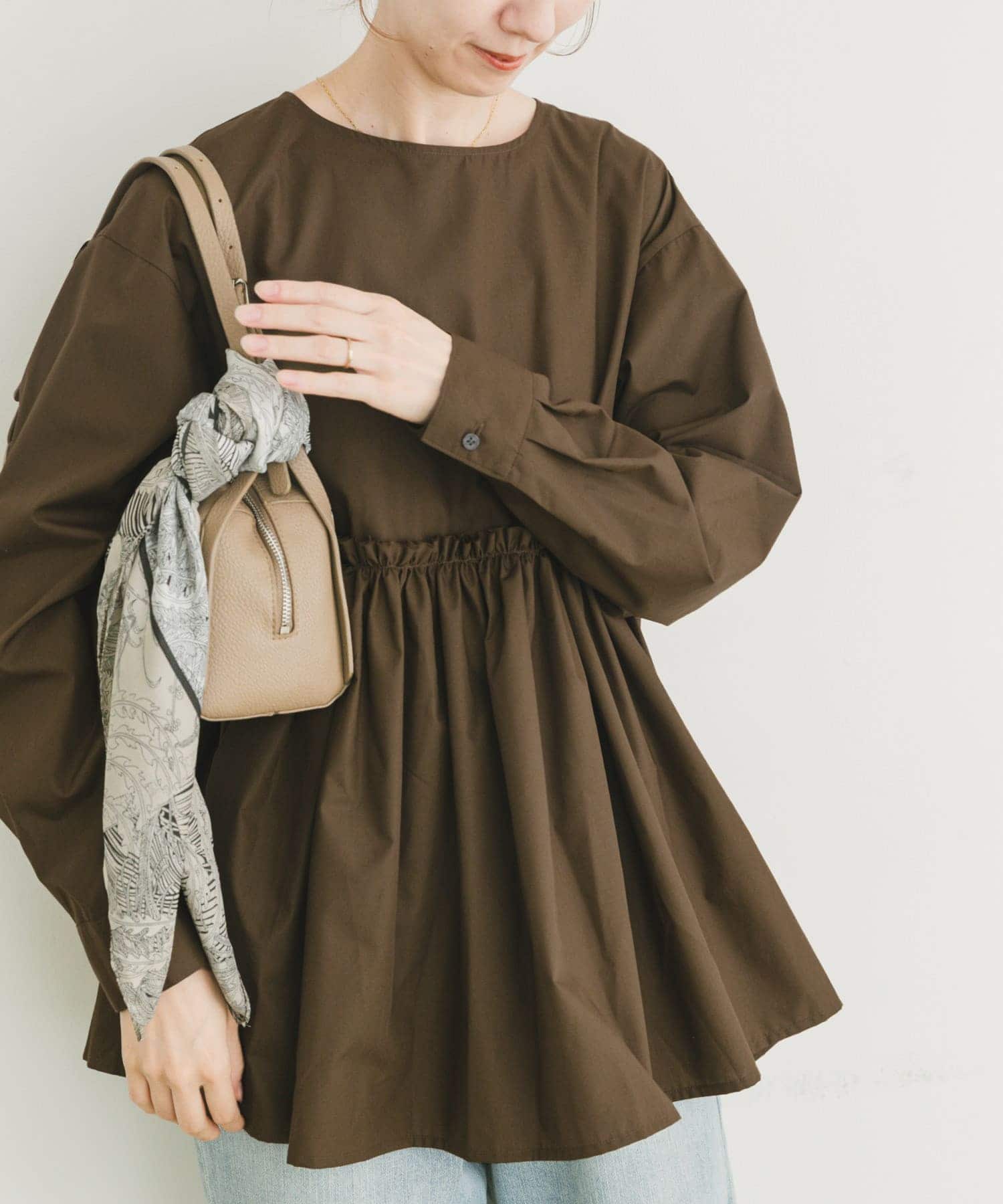 ウエストギャザーブラウス