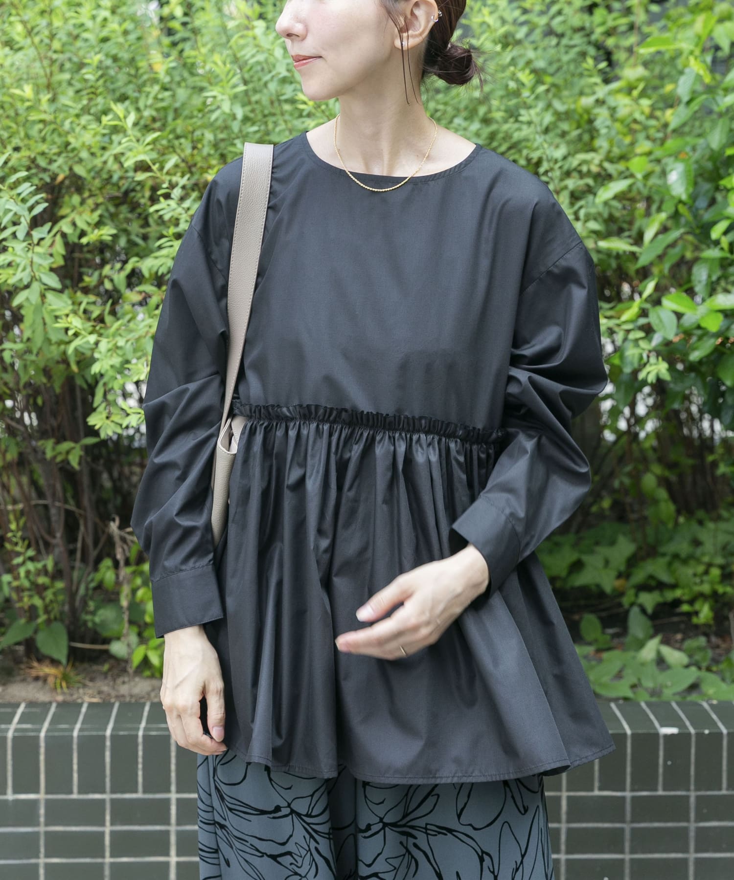 ウエストギャザーブラウス