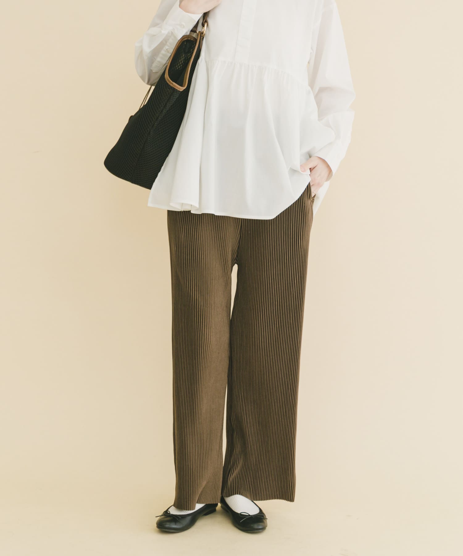 プリーツシャーリングパンツ