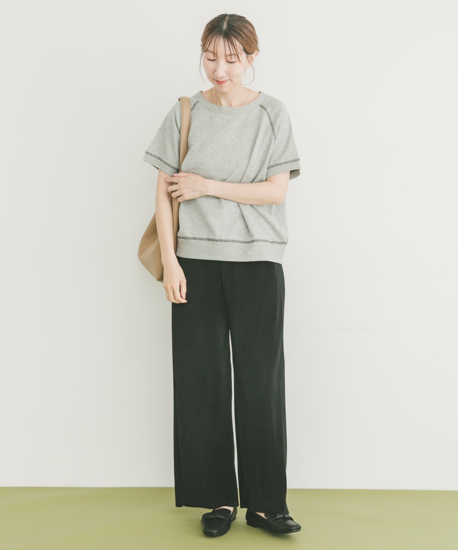 プリーツシャーリングパンツ