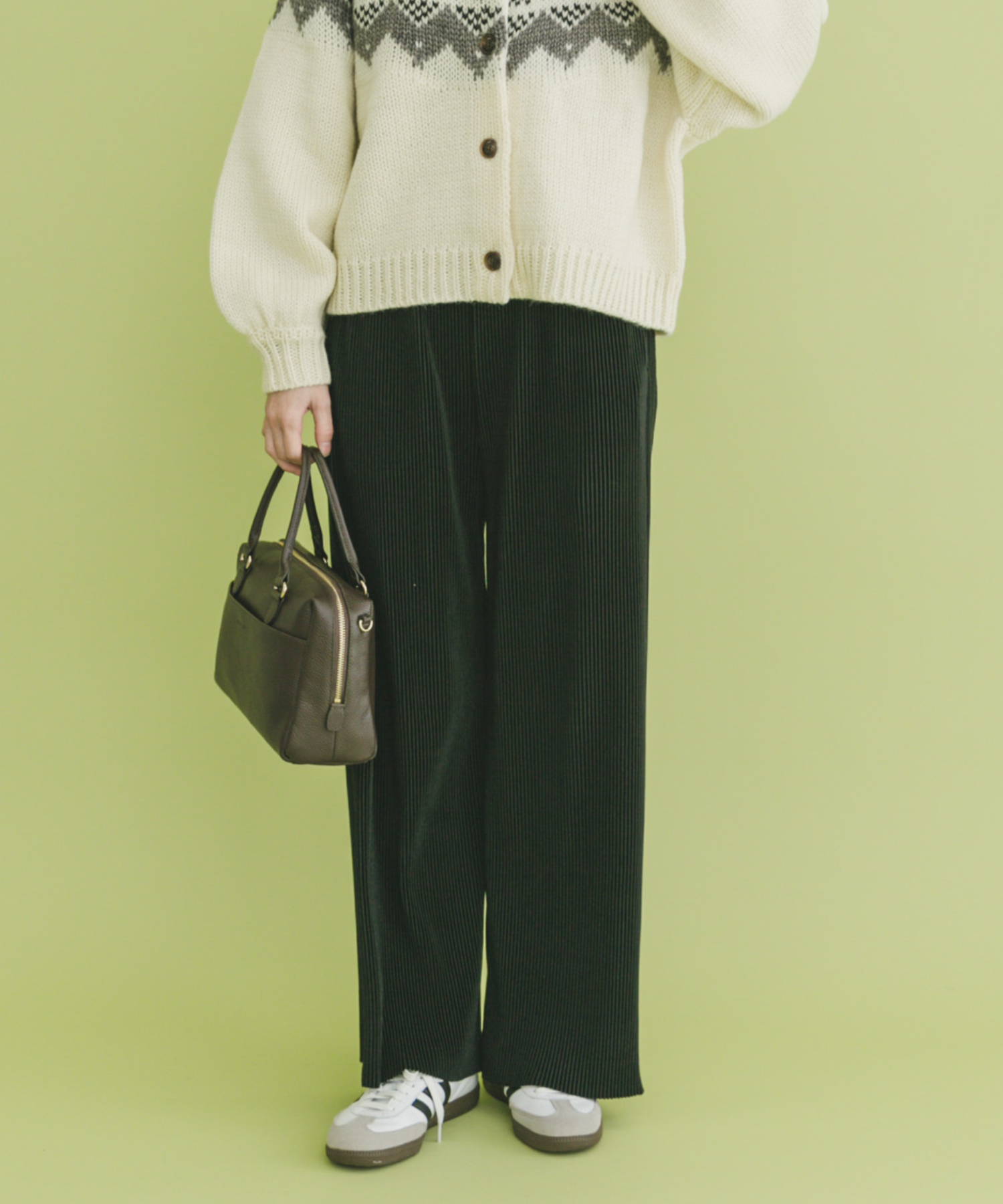 プリーツシャーリングパンツ